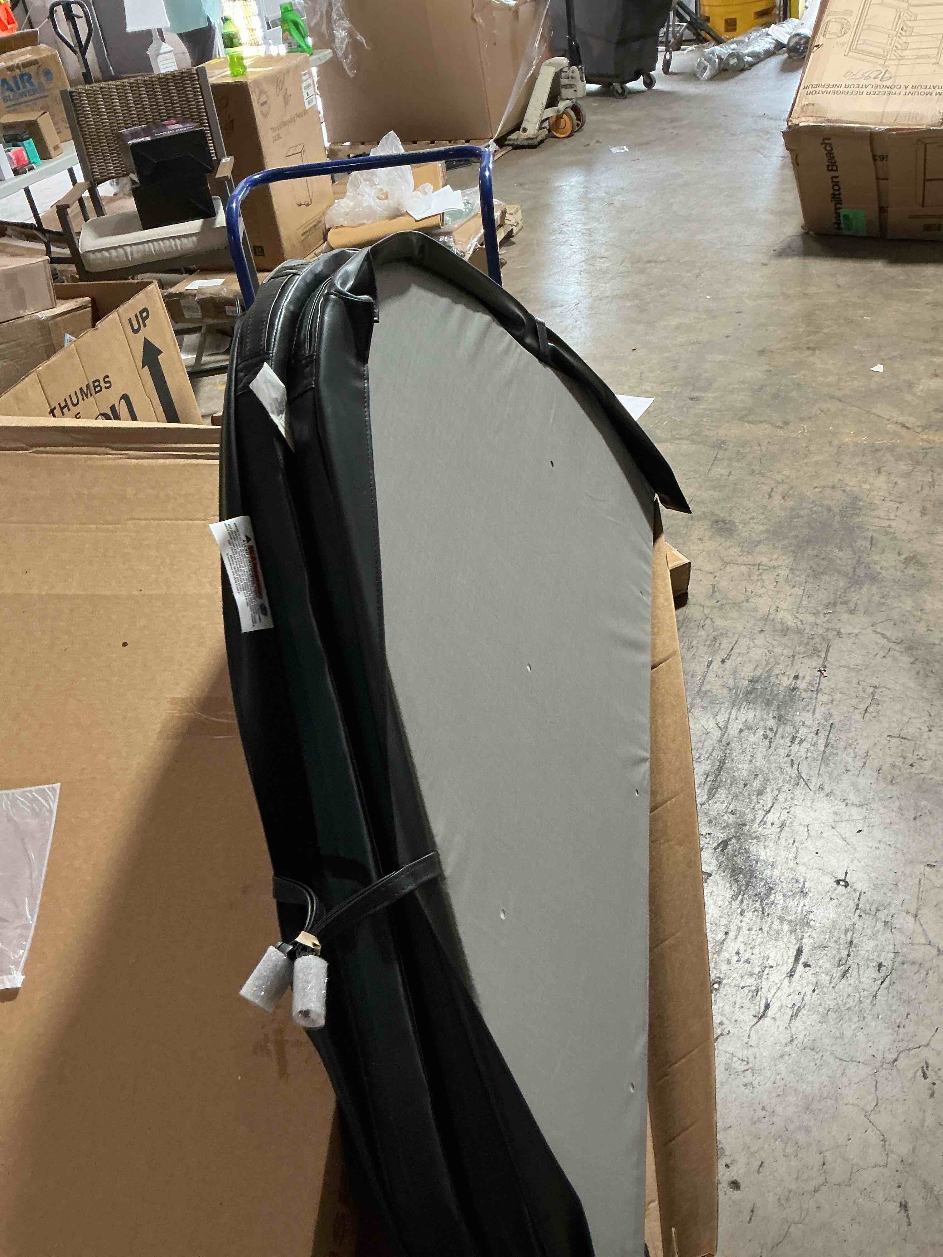 Condition photo showing New/Like New for cover for trident / fantasy / x300 — black
