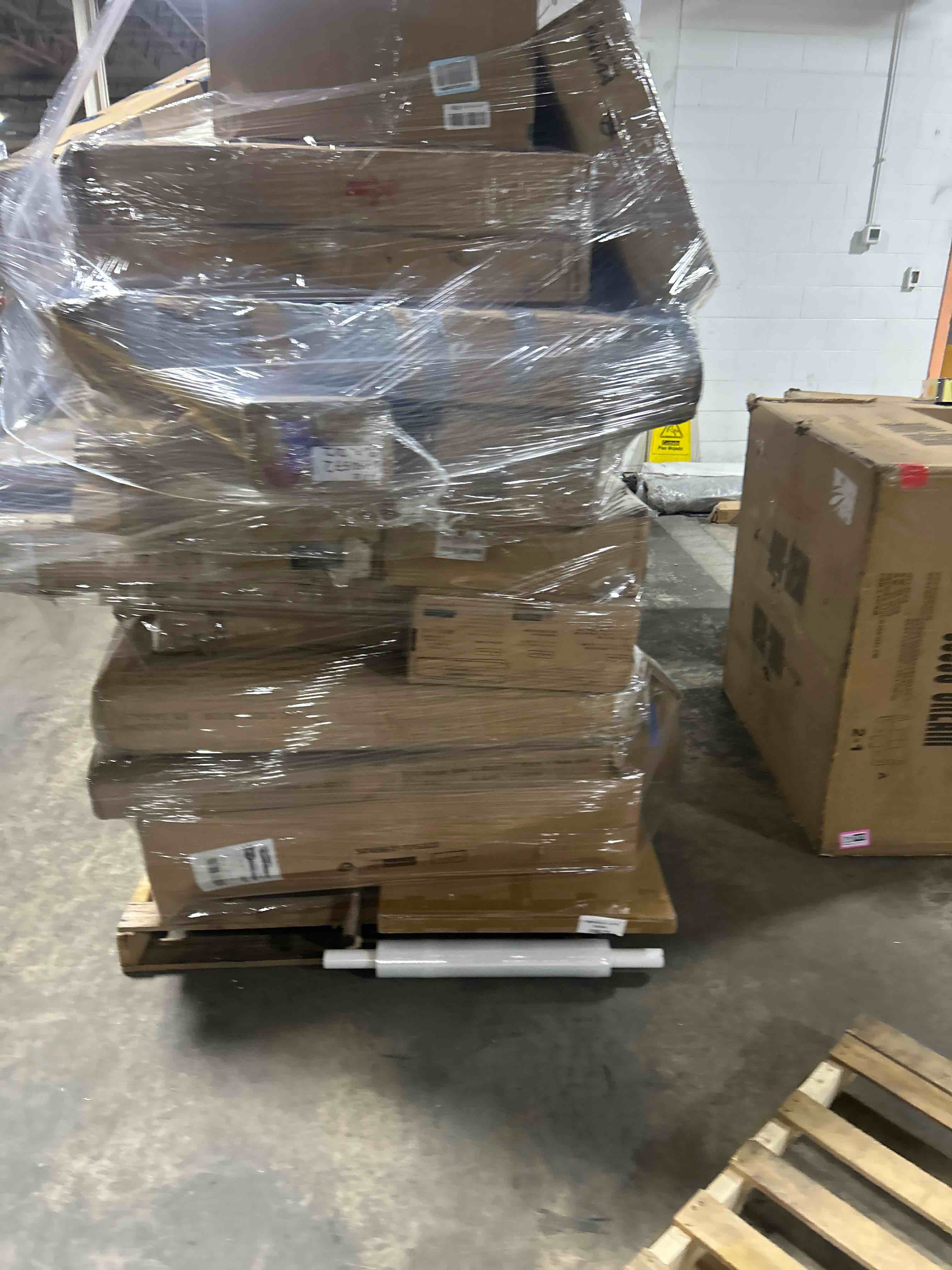 https://s3.amazonaws.com/lotting-images-prod/bidfta/PPE1459357_1734725478252.jpeg