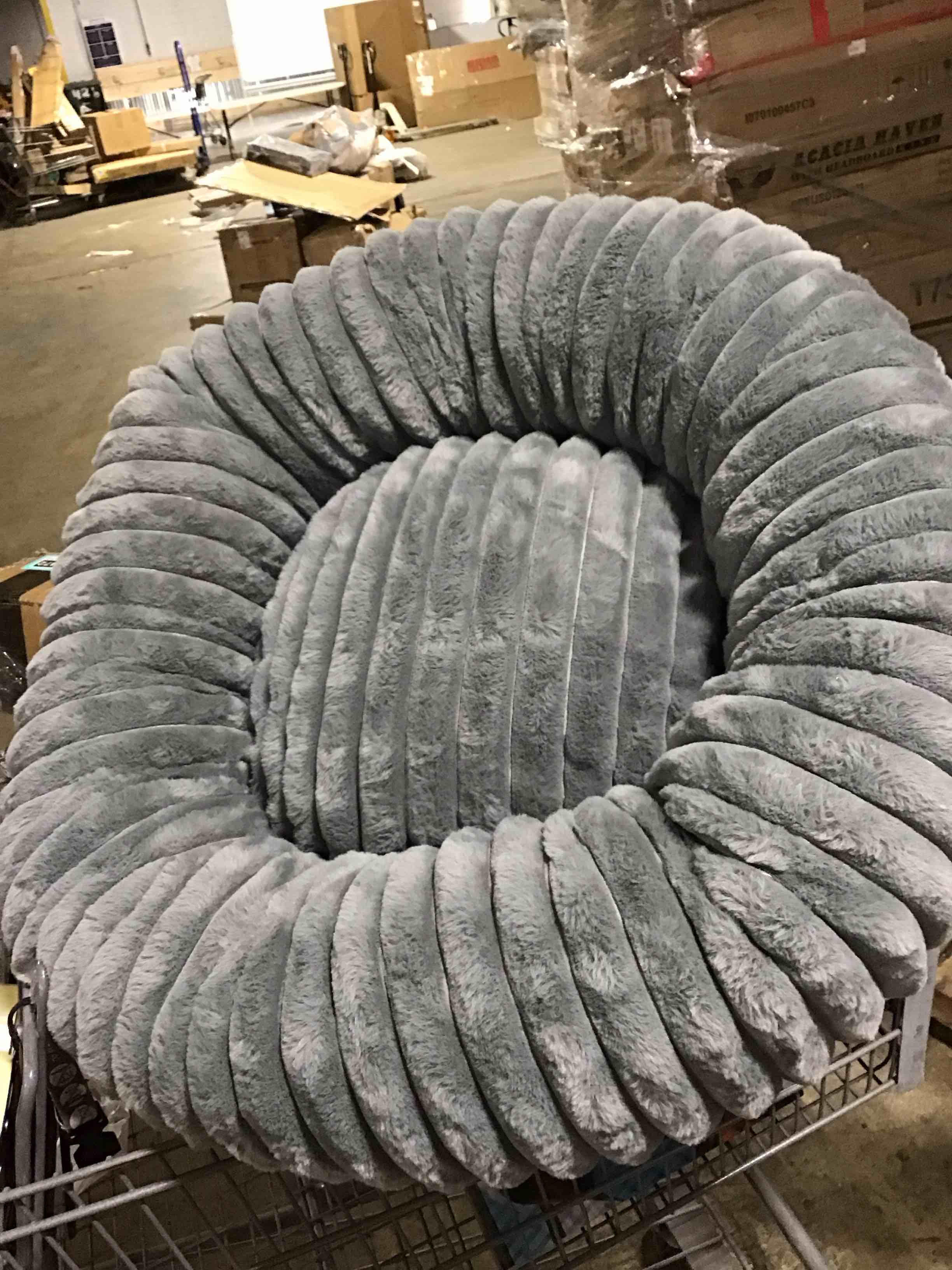 https://s3.amazonaws.com/lotting-images-prod/bidfta/PPE1459833_1755099166259.jpeg