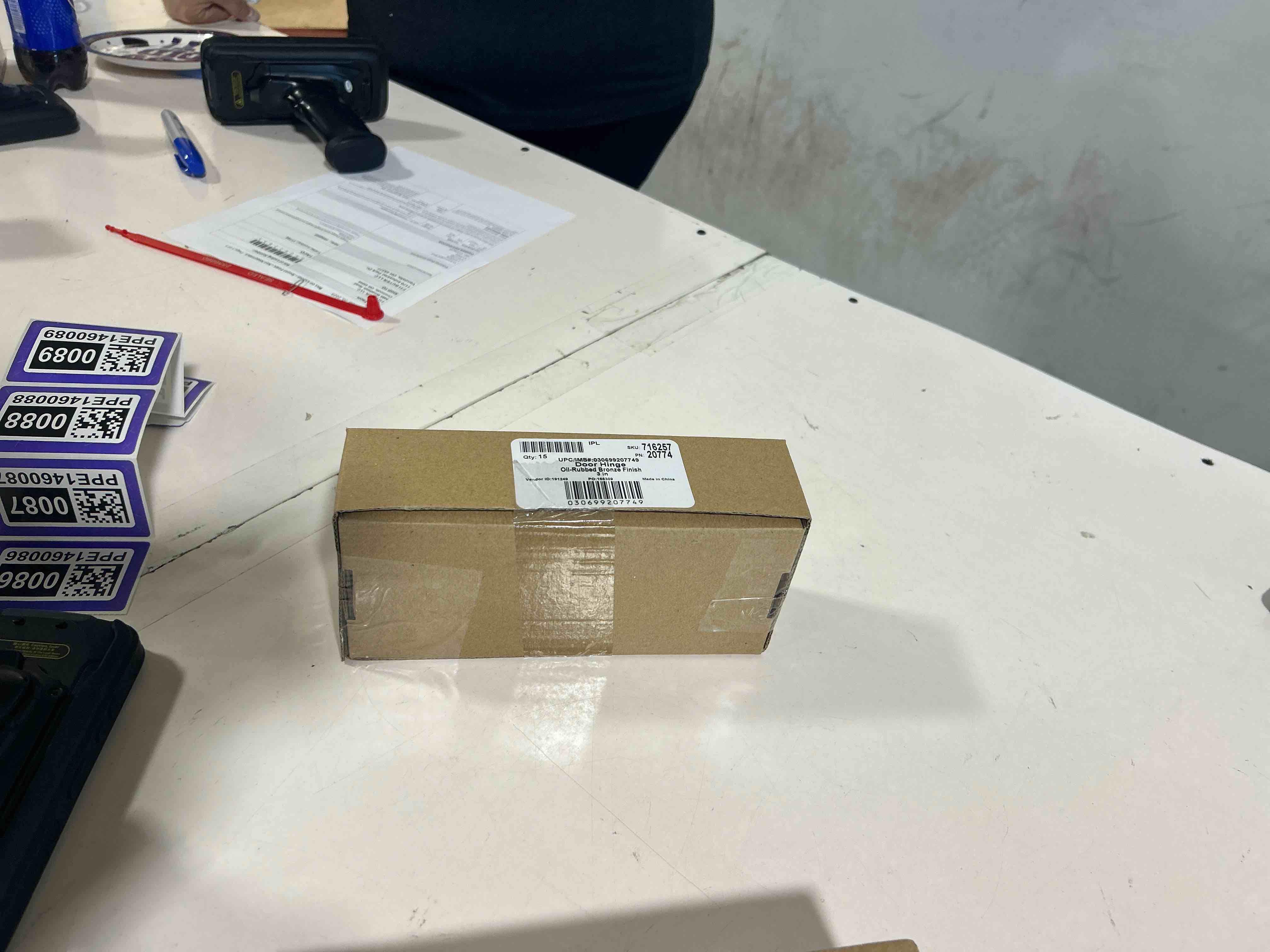 https://s3.amazonaws.com/lotting-images-prod/bidfta/PPE1460092_1759499217908.jpeg