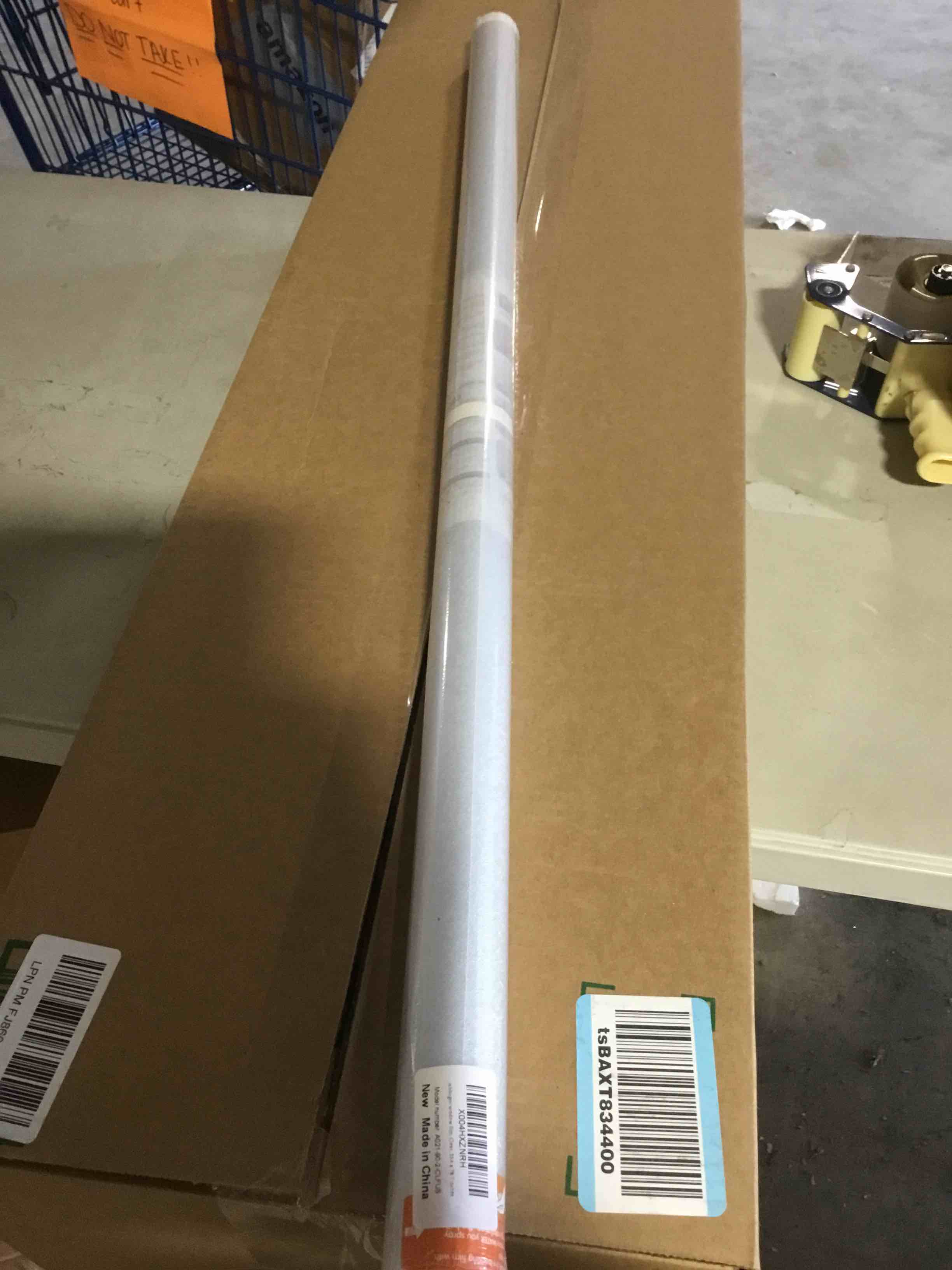 Condition photo showing New/Like New for rabbitgoo Window Privacy Film Frosted Glass Film, Decorative Cling UV Sun Blocking Decals, Frosting Window Clings for Home Bathroom Door Coverings, 35.4 x 78.7 inches 35.4" x 78.7" Clear