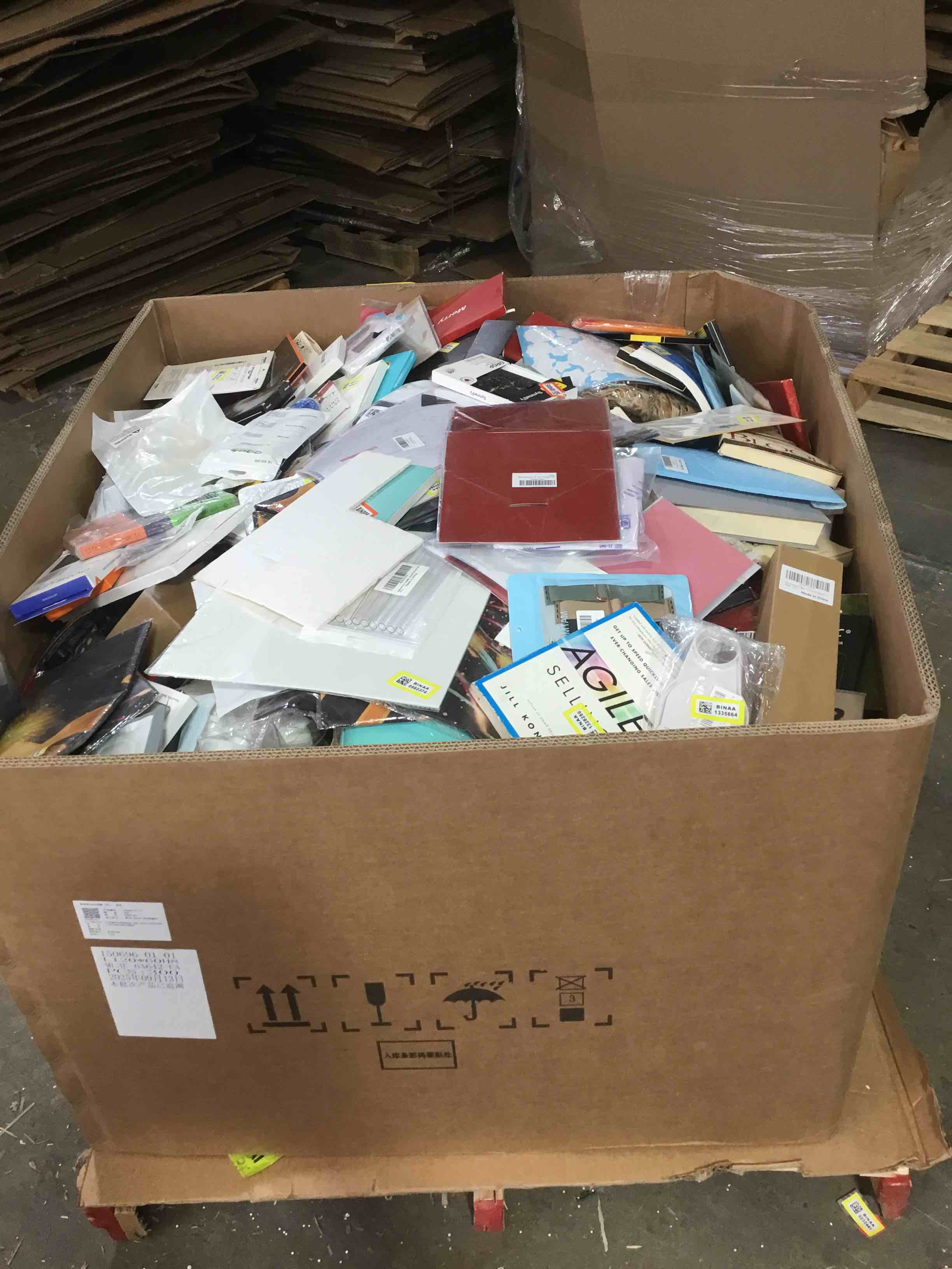 Miscellaneous bin store items skidlot