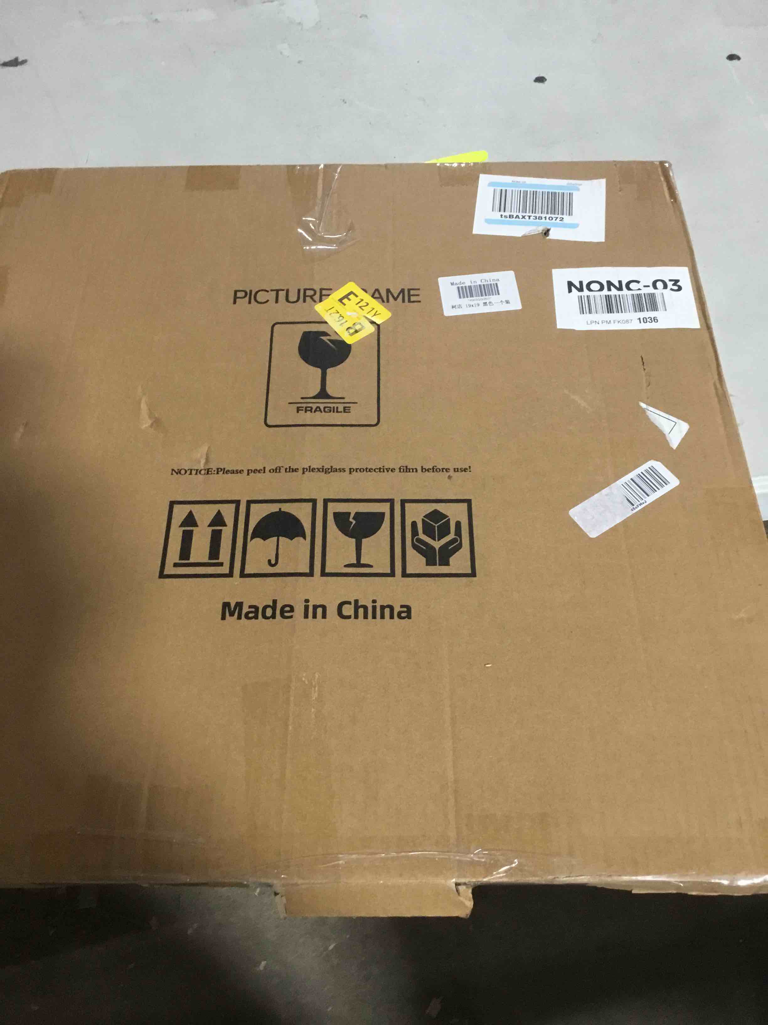 Condition photo showing Good Condition for VNVNK 19x19 Frame Natural Wood Color, Perfect for 19x19 Inch Picture without Mat or 15x15 Inch Picture with Mat, Home Wall Decor Picture Frame-1 PCS 19x19 Natural