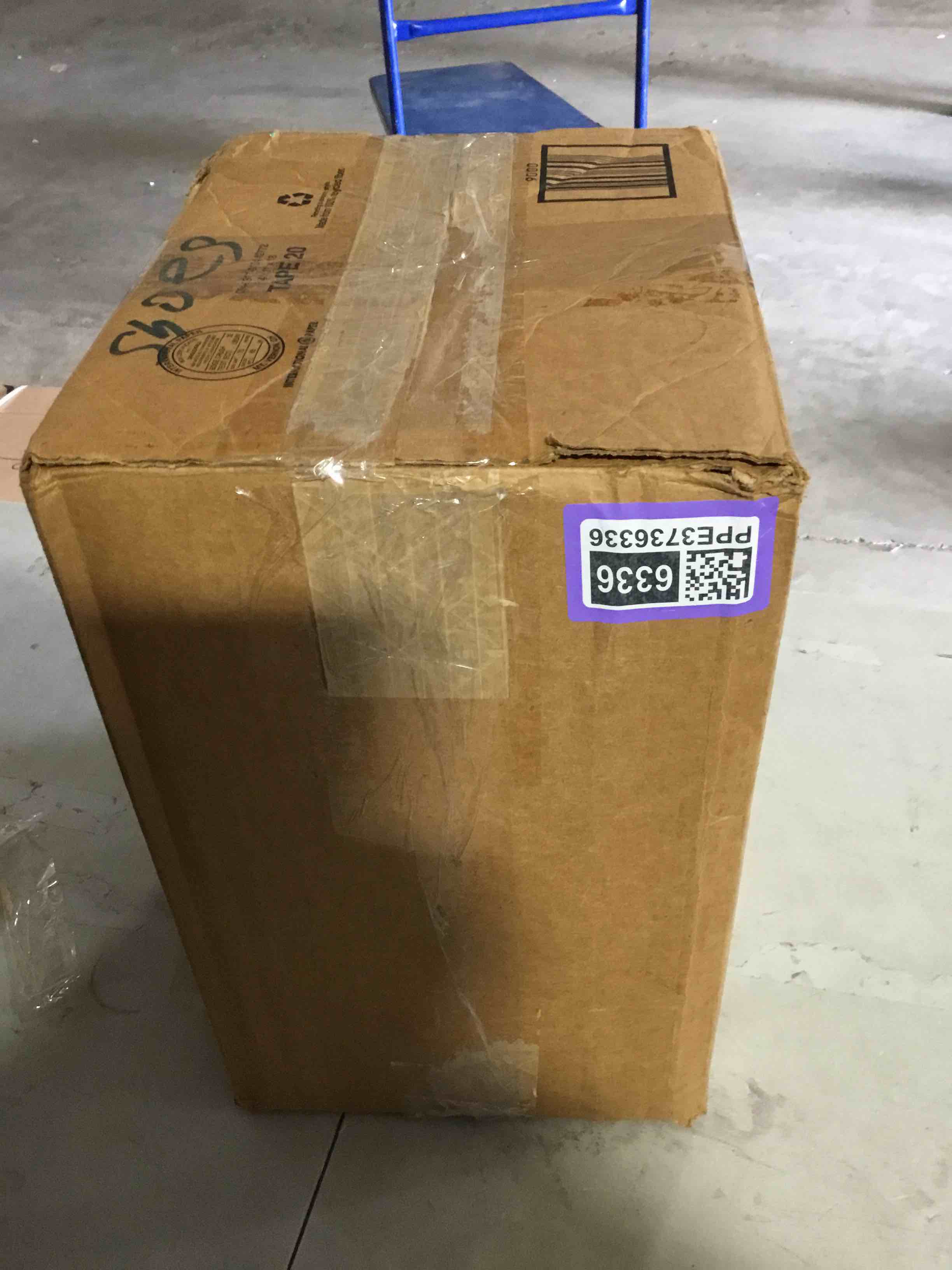 Condition photo showing Good Condition for SLEEPBELLA Comforter Queen Size, 600 Thread Count Cotton Light Gray & White Stripes Reversible Pattern Grey Comforter Sets,Down Alternative Bedding Set 3Pcs (Queen, Grey Stripes) Queen Grey Stripes