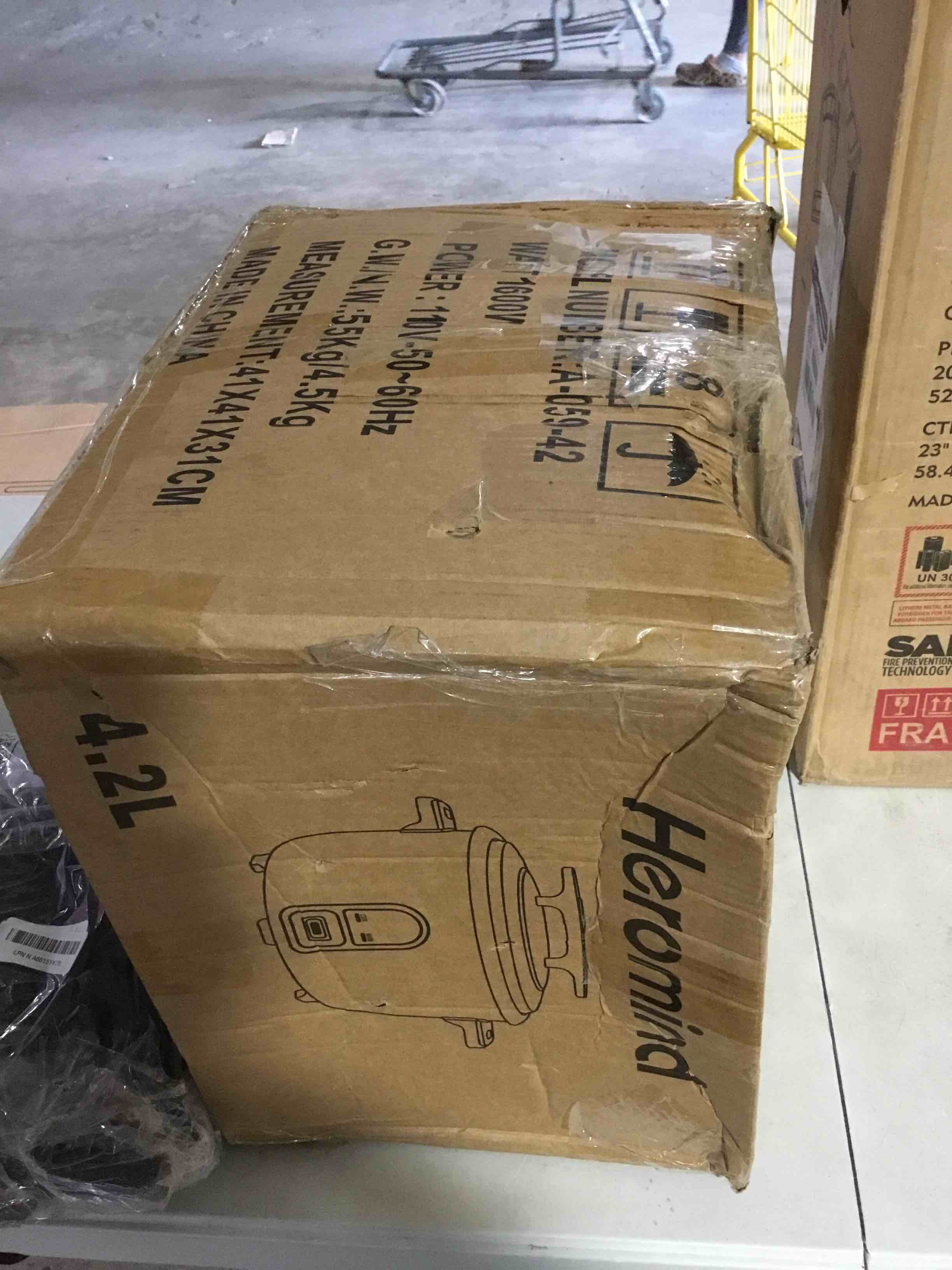 Condition photo showing Good Condition for Commercial Rice Cooker, 46-Cup Rice Cooker, 9Qt / 10 L Large Rice Cooker with Nonstick Inner Pot, Fast Cooking and Auto Keep Warm, with Rice Cup and Paddle, Easy to Clean, 1600W 10L