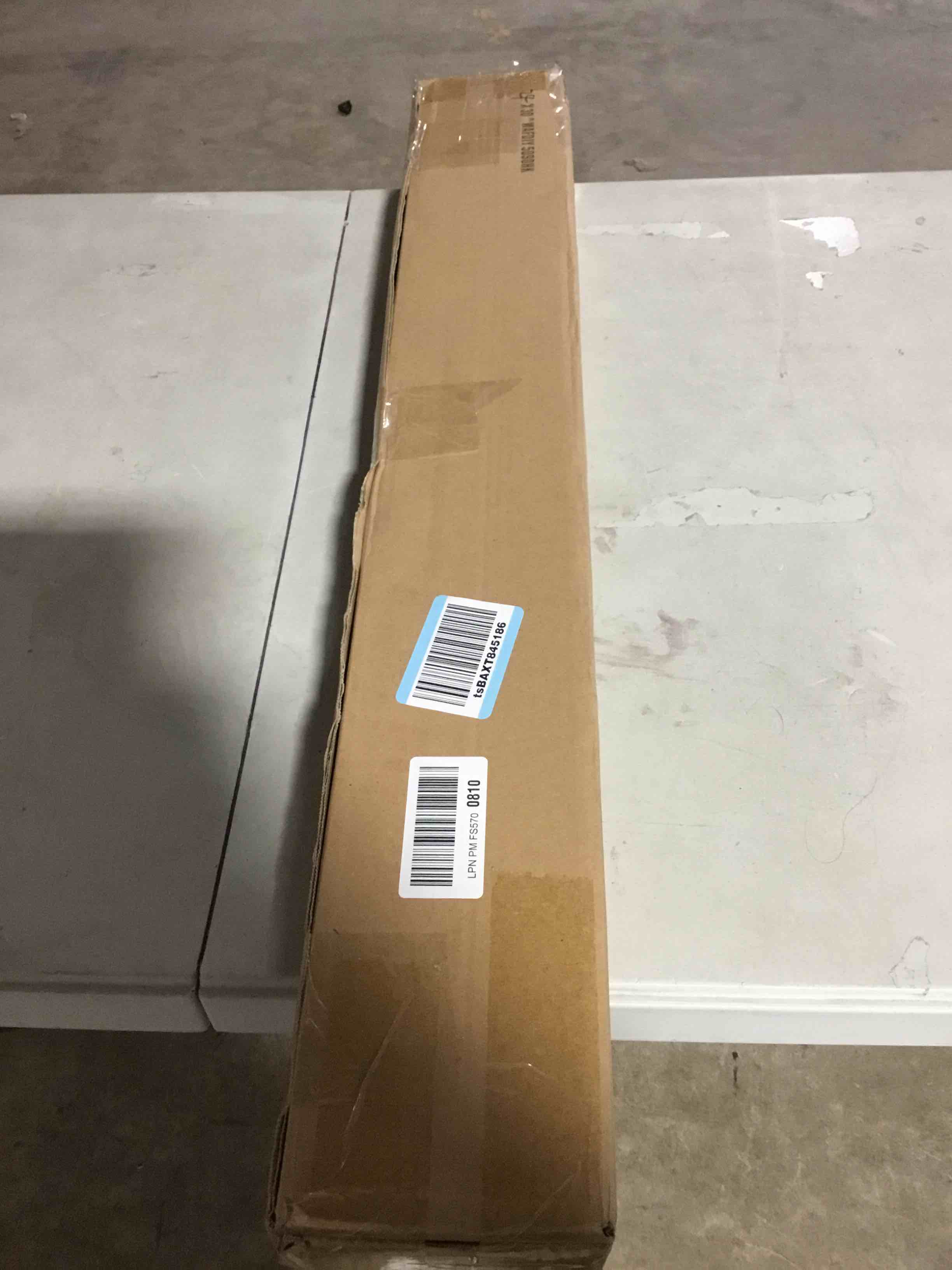 Condition photo showing Good Condition for FOLKOR Gothic Canvas Frame for 24x30 Oil Paintings Landscape Portrait, 2.6" Wide DIY Wood Plein Air Frame for Horizontal Vertical Display, No Glass & Back, Living Room Bedroom Entryway Decor (Black) 24x30" Black