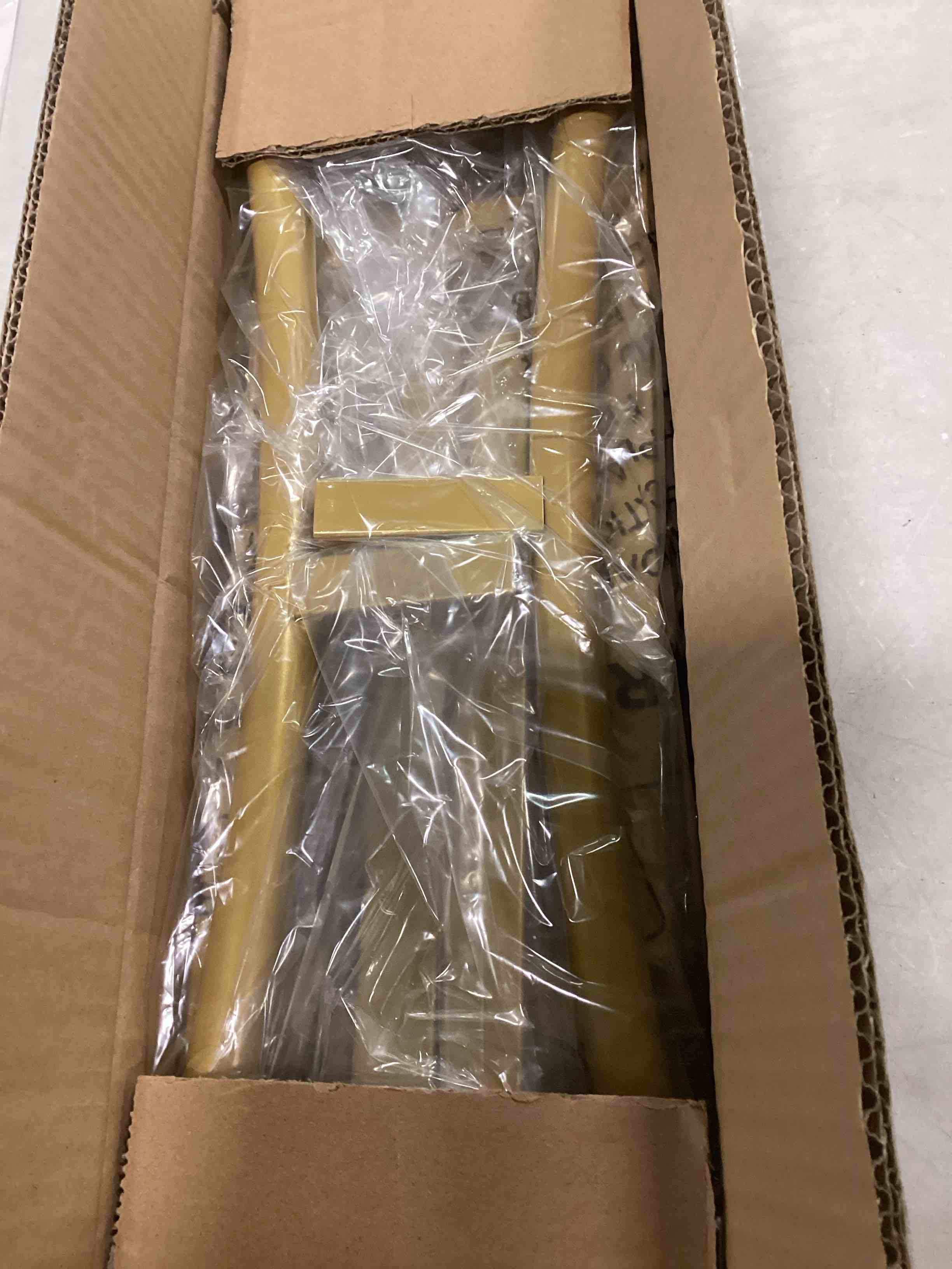 https://s3.amazonaws.com/lotting-images-prod/bidfta/PPE1465218_1733428626168.jpeg