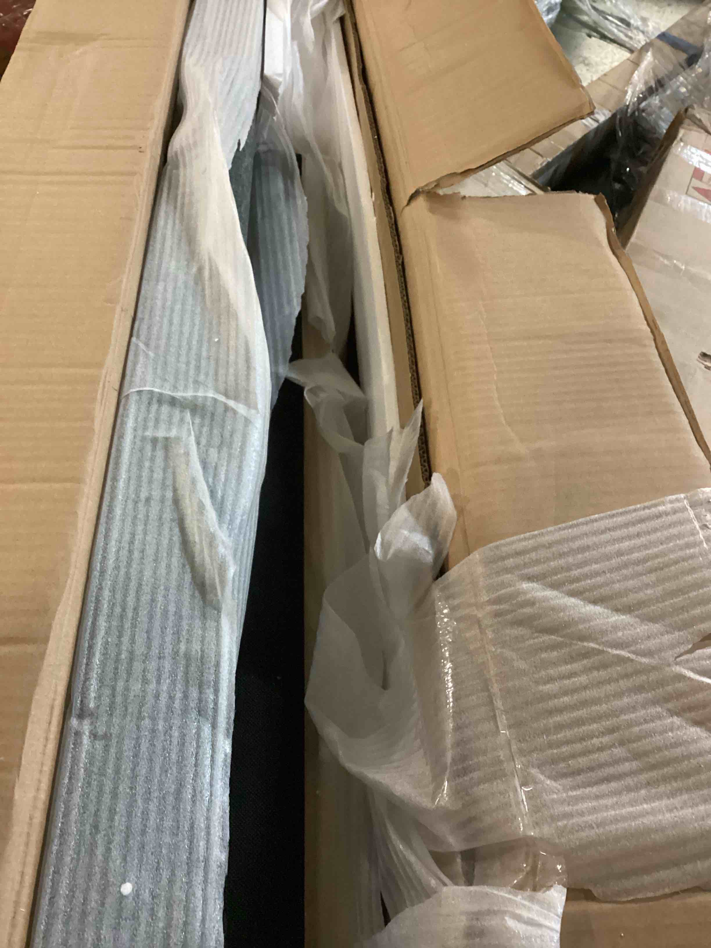 https://s3.amazonaws.com/lotting-images-prod/bidfta/PPE1465607_1733881251307.jpeg