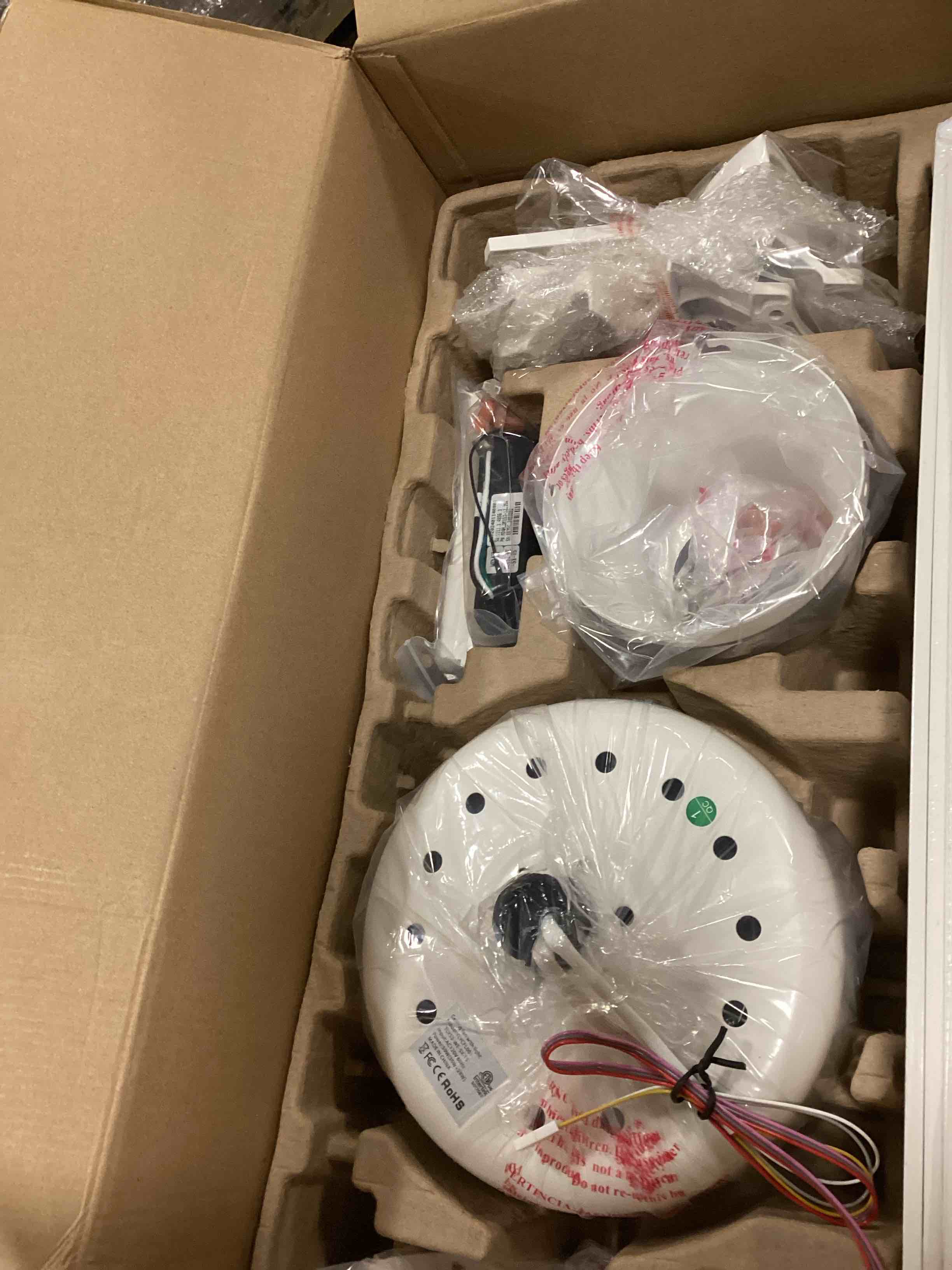 https://s3.amazonaws.com/lotting-images-prod/bidfta/PPE1465779_1733931703454.jpeg