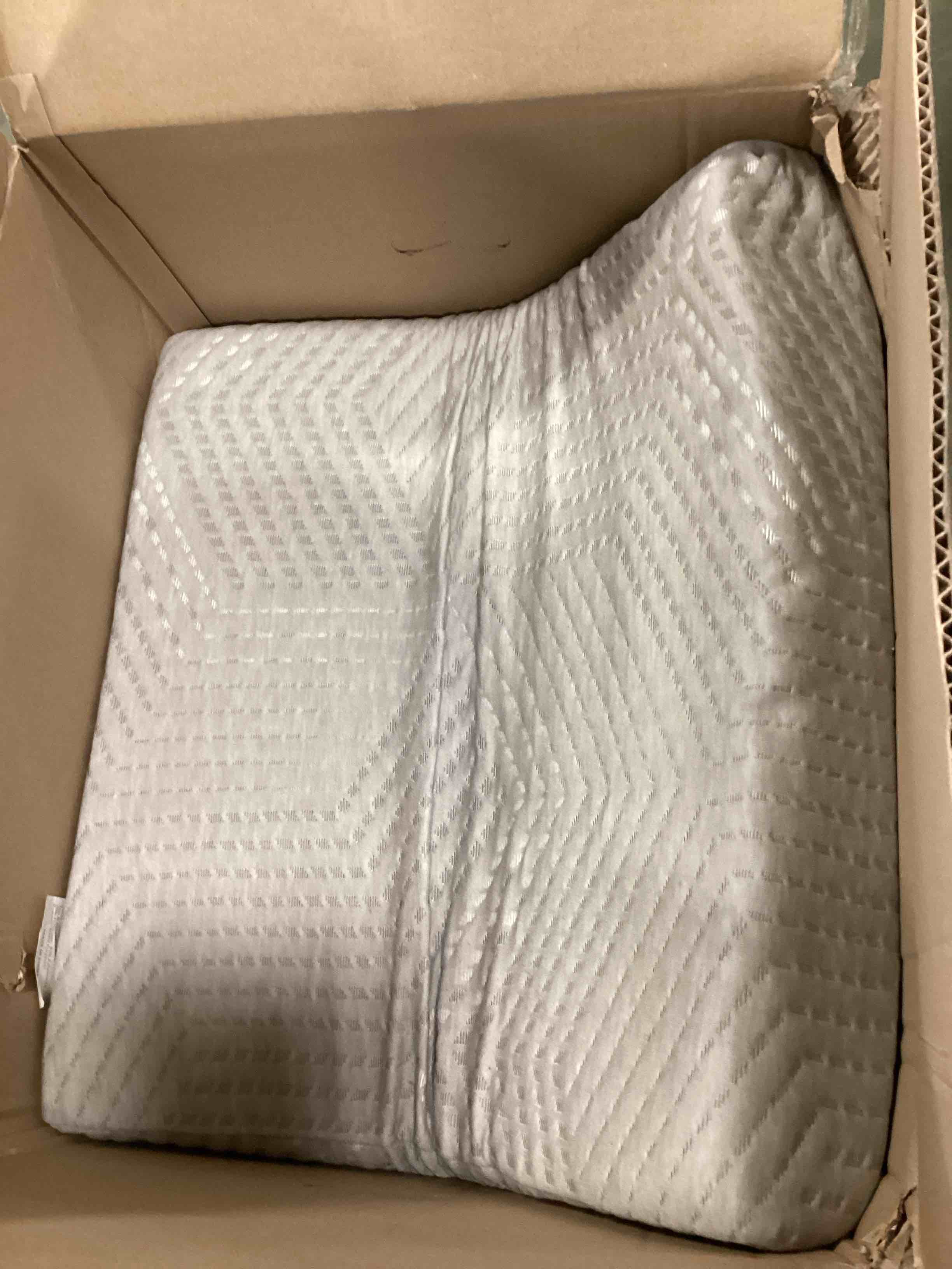https://s3.amazonaws.com/lotting-images-prod/bidfta/PPE1465991_1734032518418.jpeg