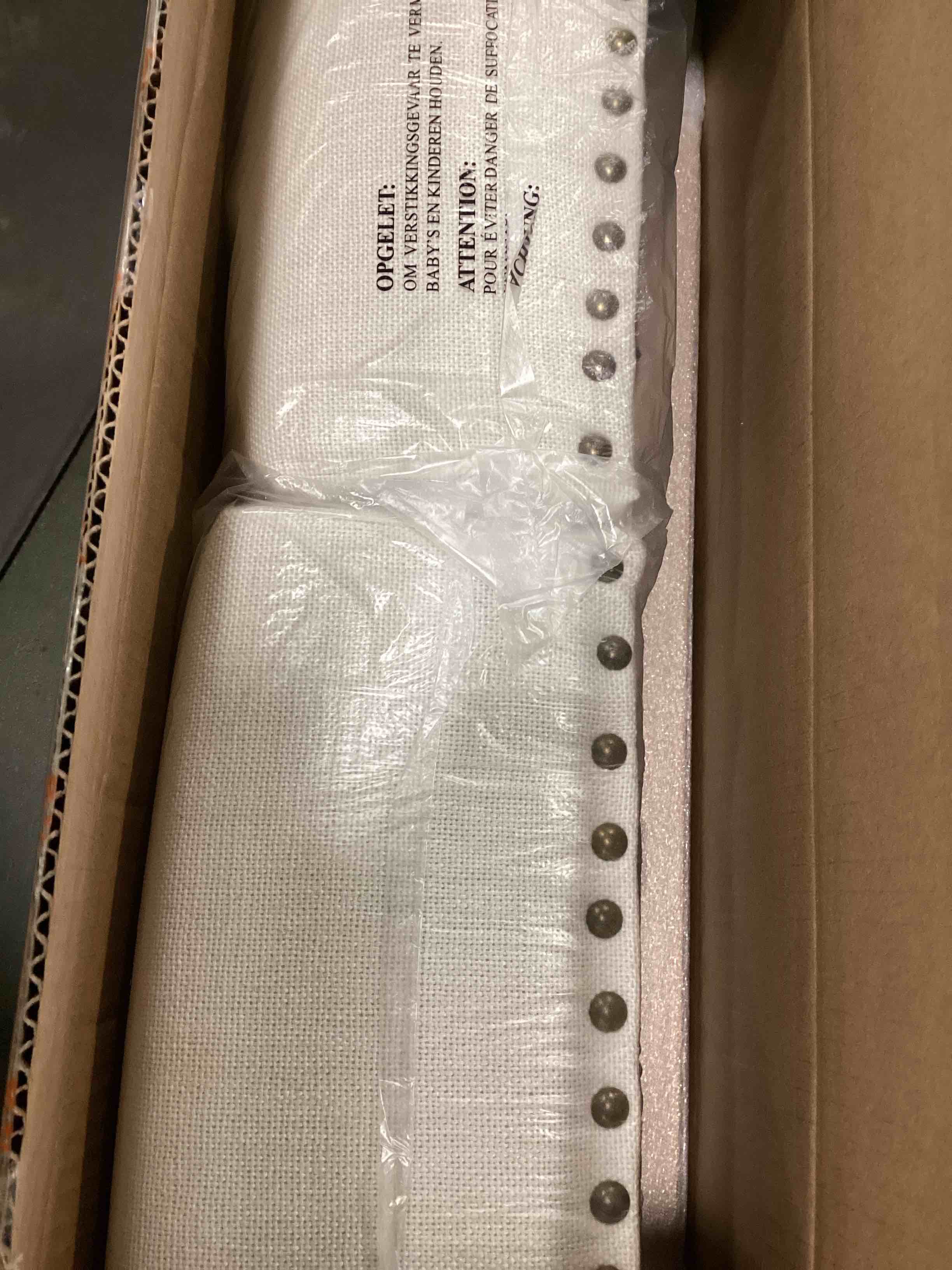 https://s3.amazonaws.com/lotting-images-prod/bidfta/PPE1465995_1734033169415.jpeg