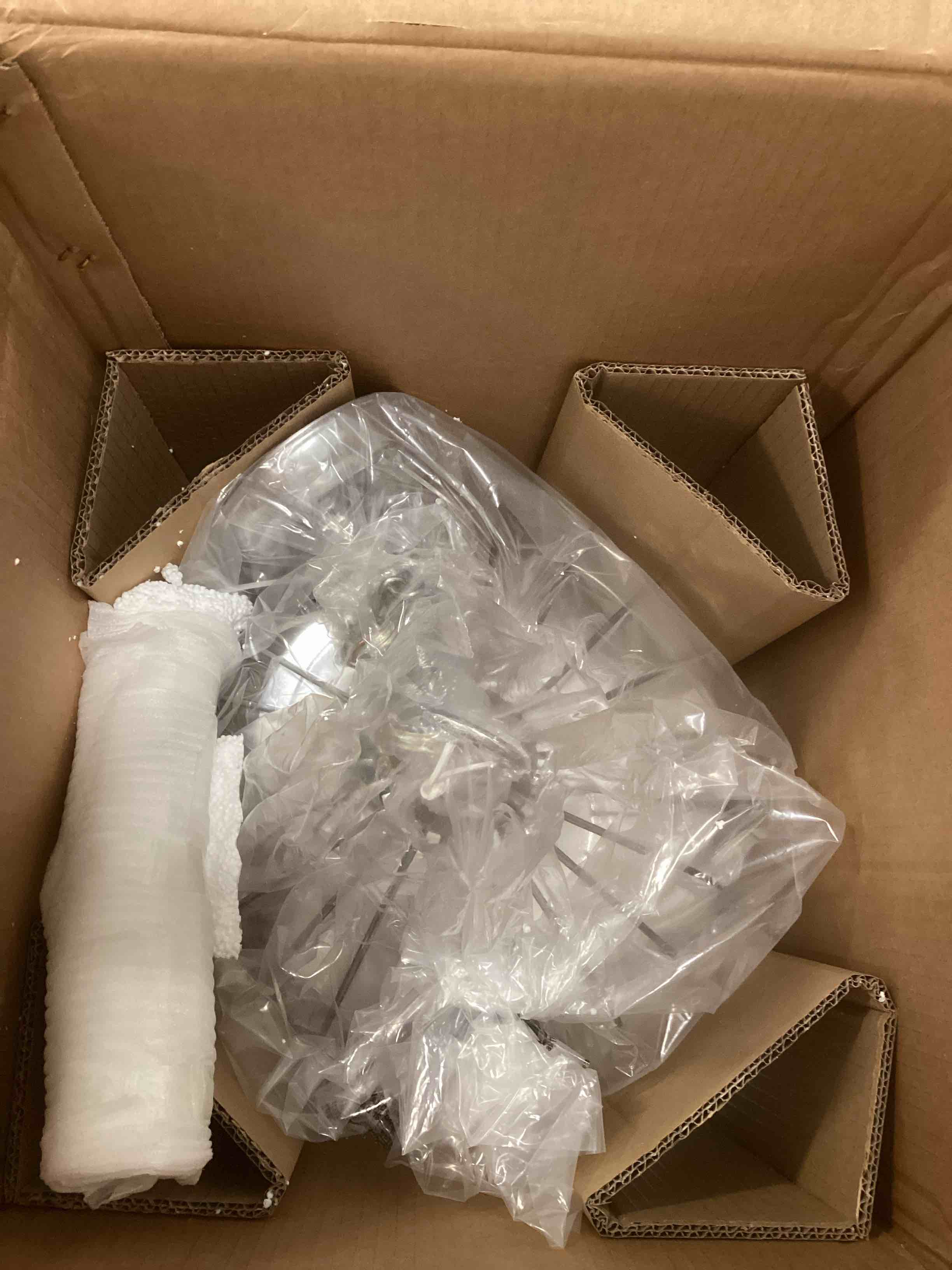 https://s3.amazonaws.com/lotting-images-prod/bidfta/PPE1466408_1734446630433.jpeg