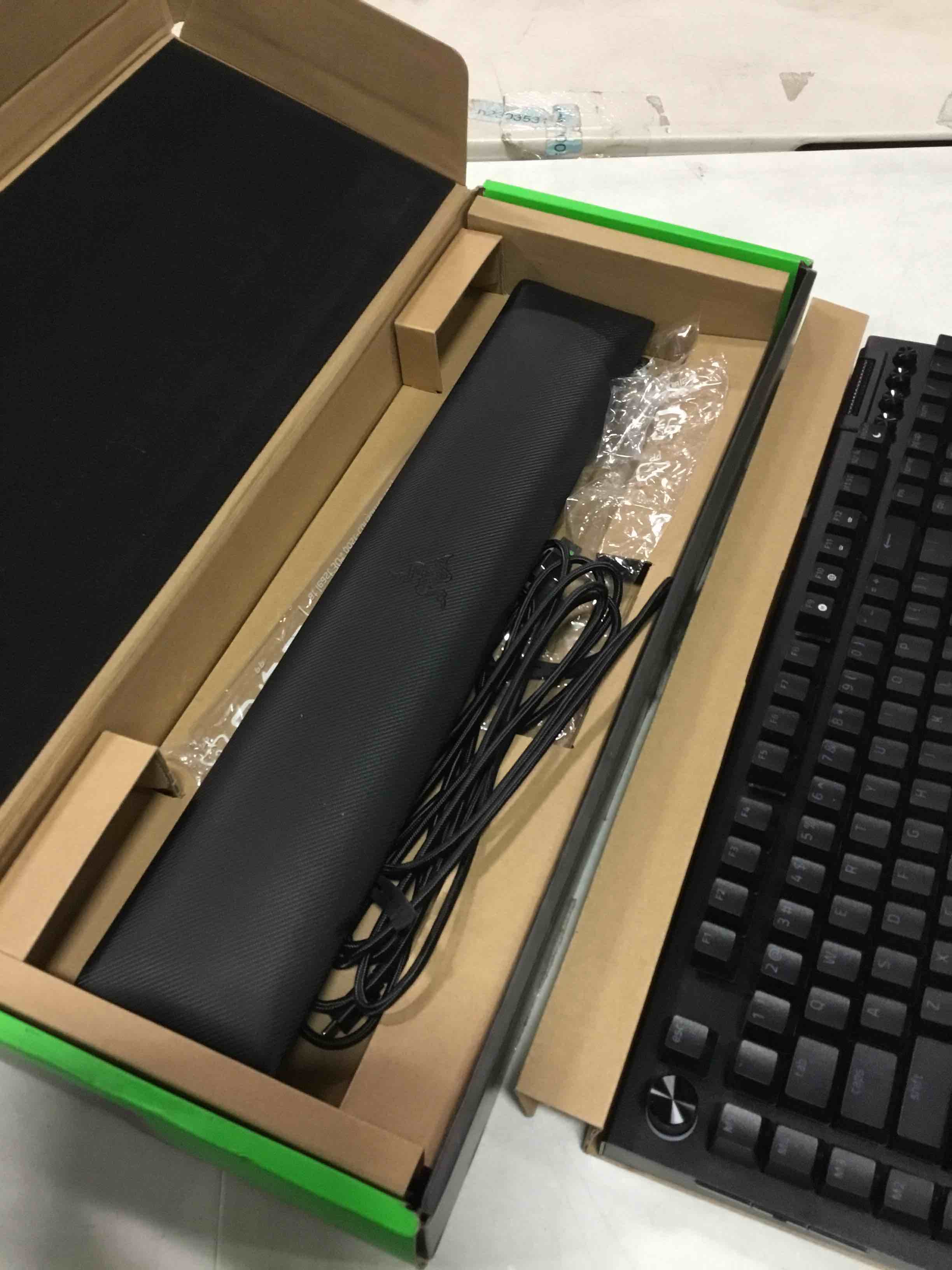 https://s3.amazonaws.com/lotting-images-prod/bidfta/PPE1466831_1735042320220.jpeg