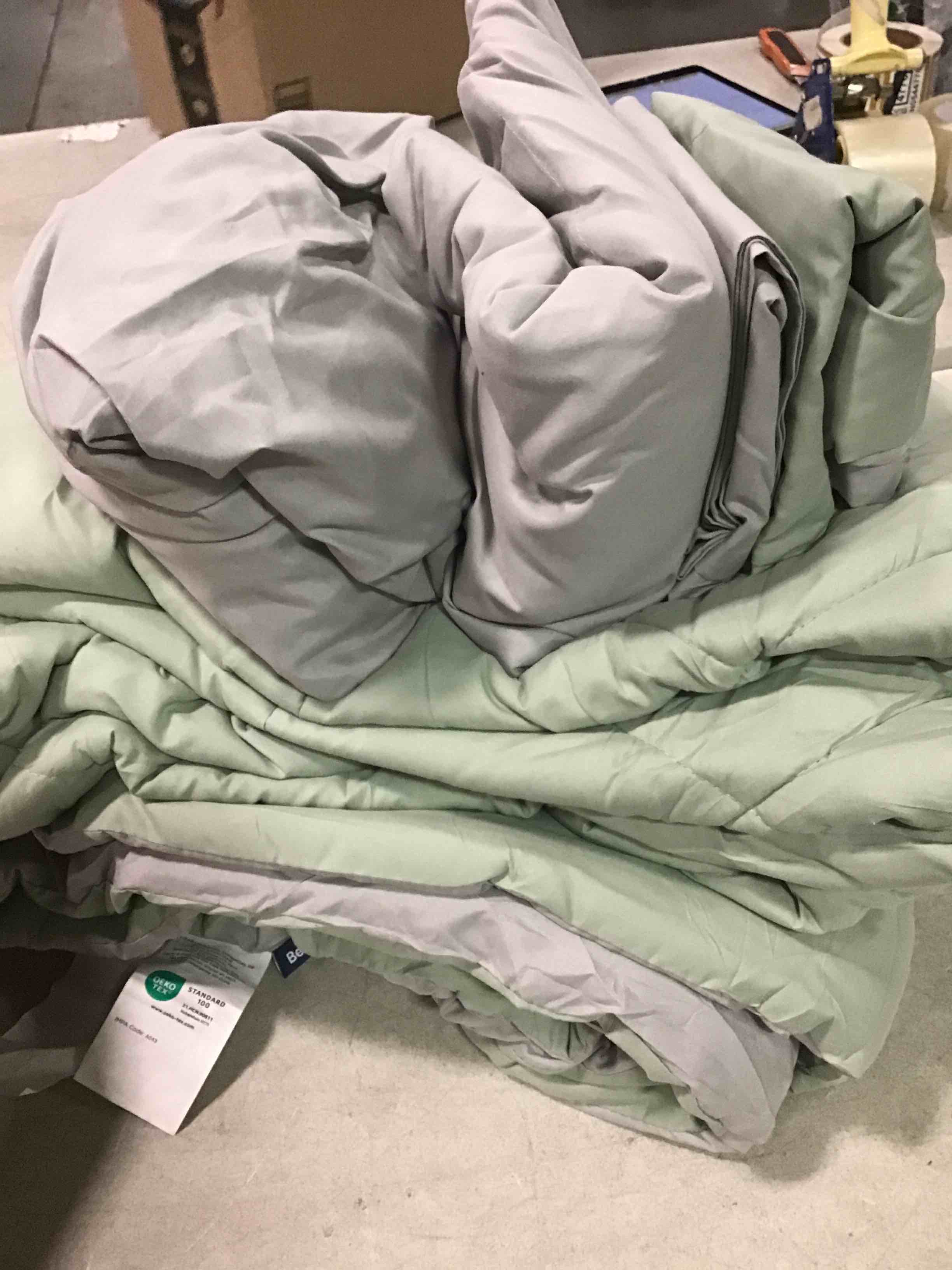 https://s3.amazonaws.com/lotting-images-prod/bidfta/PPE1468355_1732137400485.jpeg