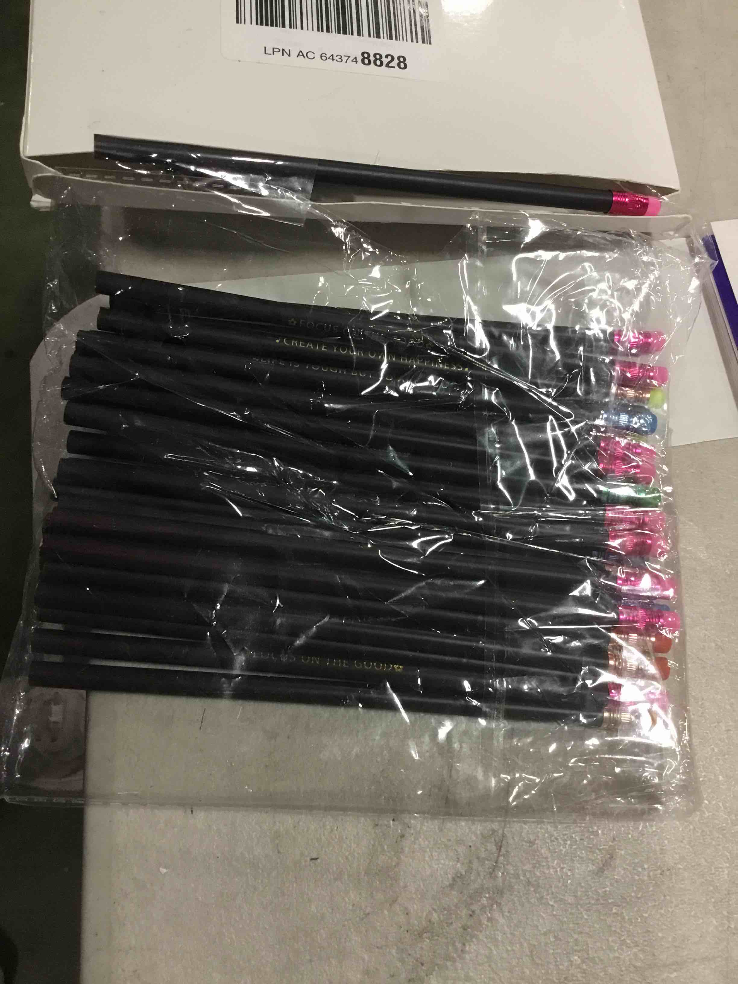 https://s3.amazonaws.com/lotting-images-prod/bidfta/PPE1469014_1733329130244.jpeg