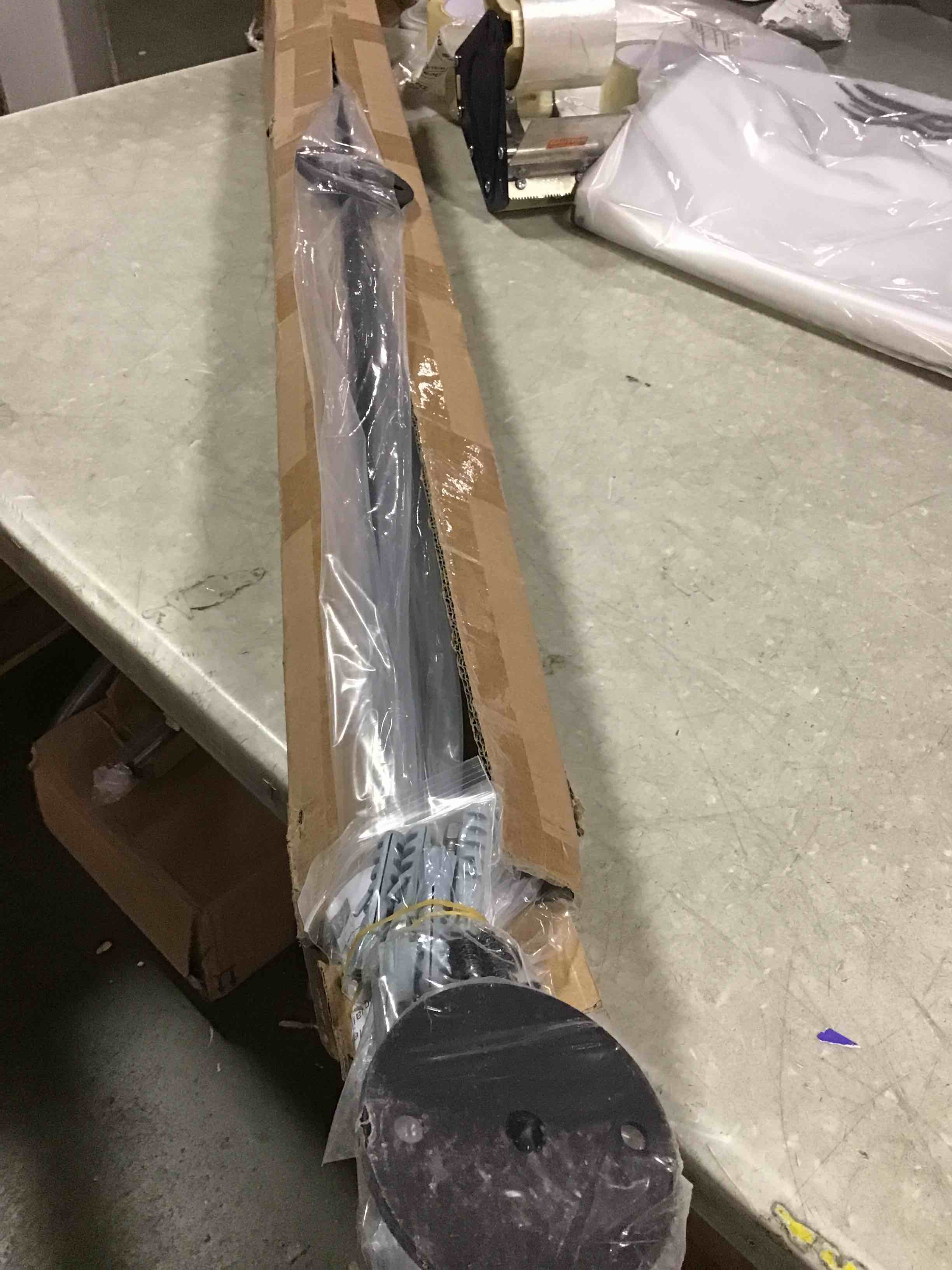 https://s3.amazonaws.com/lotting-images-prod/bidfta/PPE1472341_1733775984454.jpeg