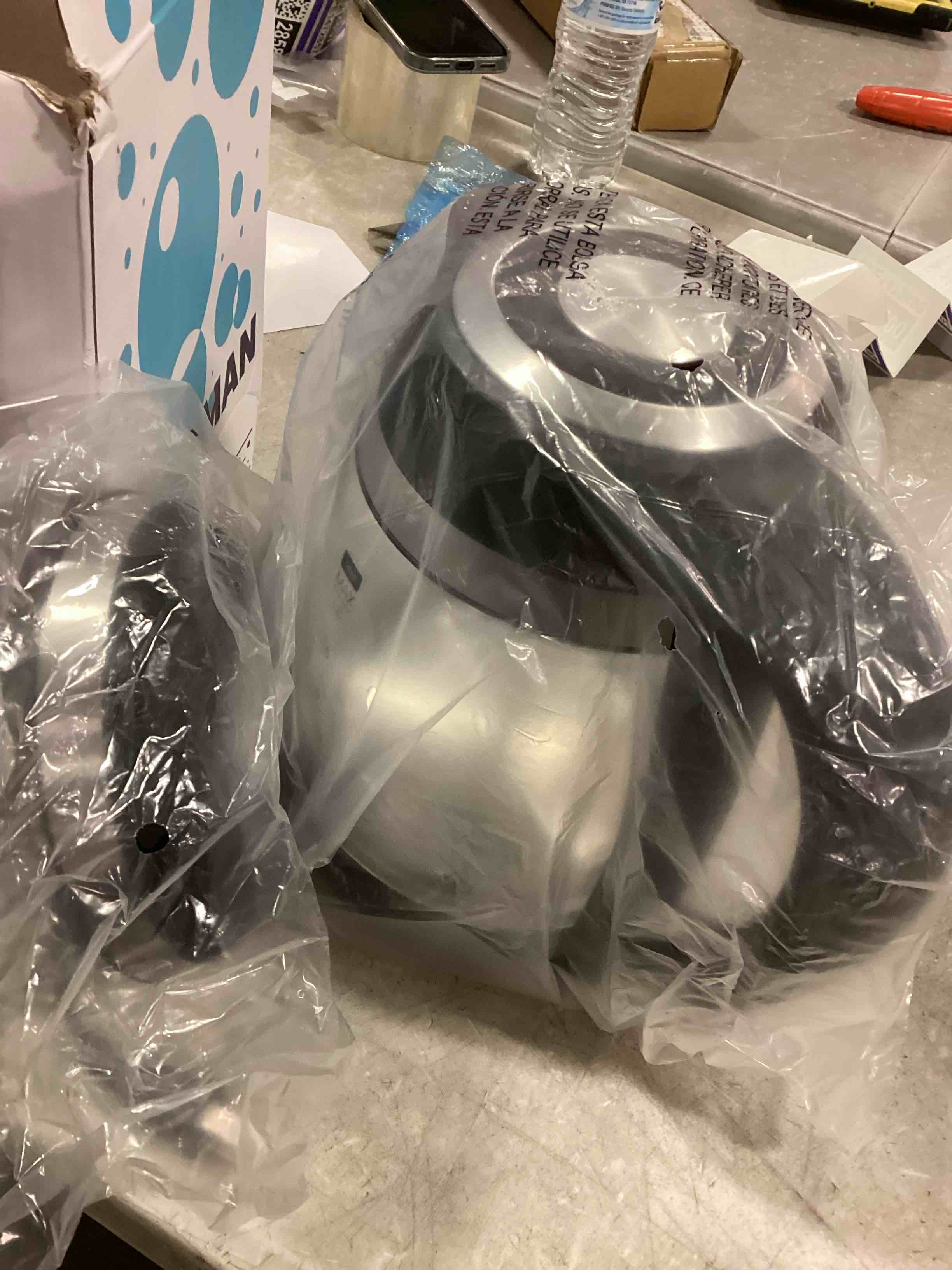 https://s3.amazonaws.com/lotting-images-prod/bidfta/PPE1472792_1734358768573.jpeg