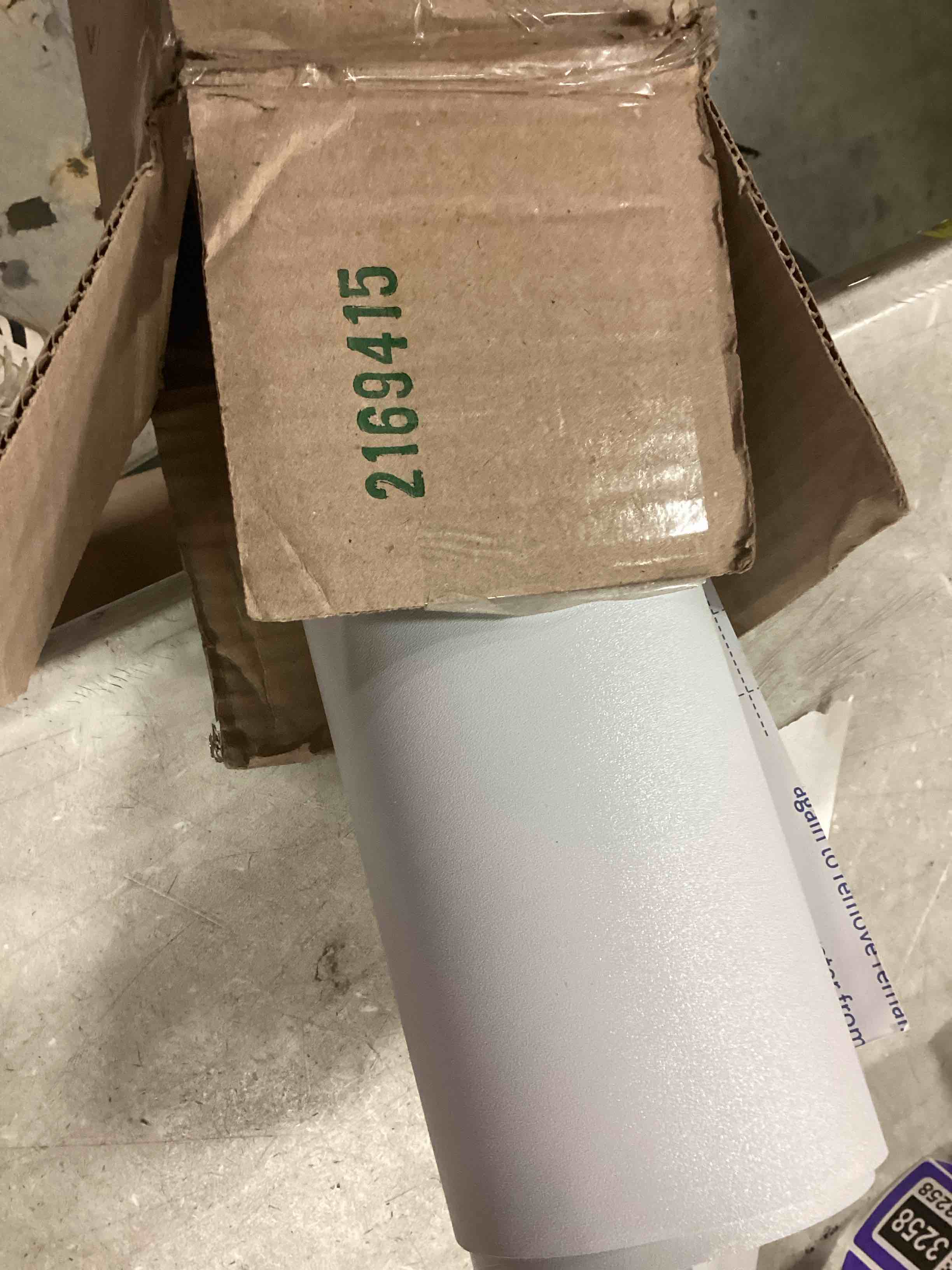 https://s3.amazonaws.com/lotting-images-prod/bidfta/PPE1473257_1734622948711.jpeg