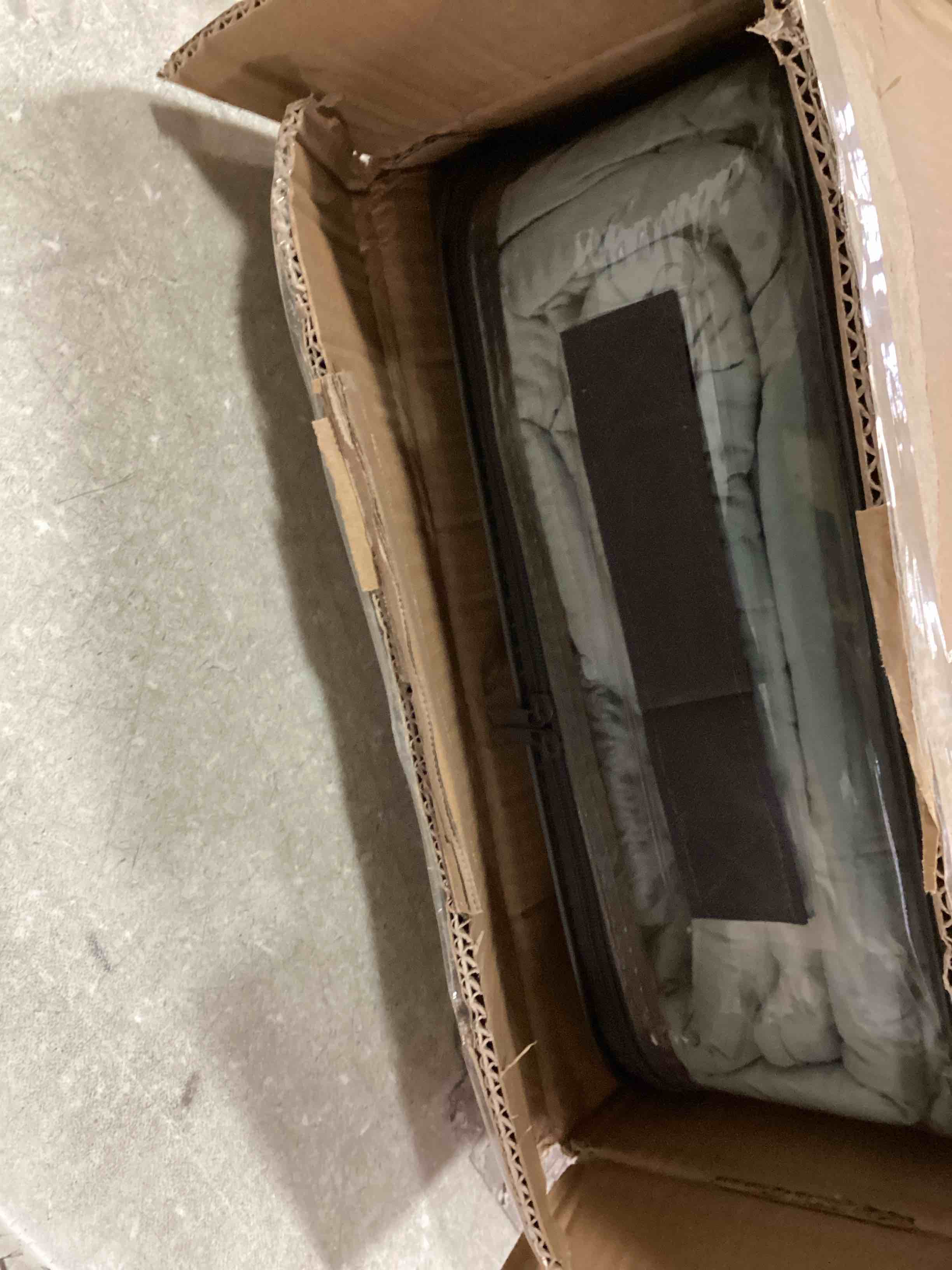 https://s3.amazonaws.com/lotting-images-prod/bidfta/PPE1473259_1734623279270.jpeg