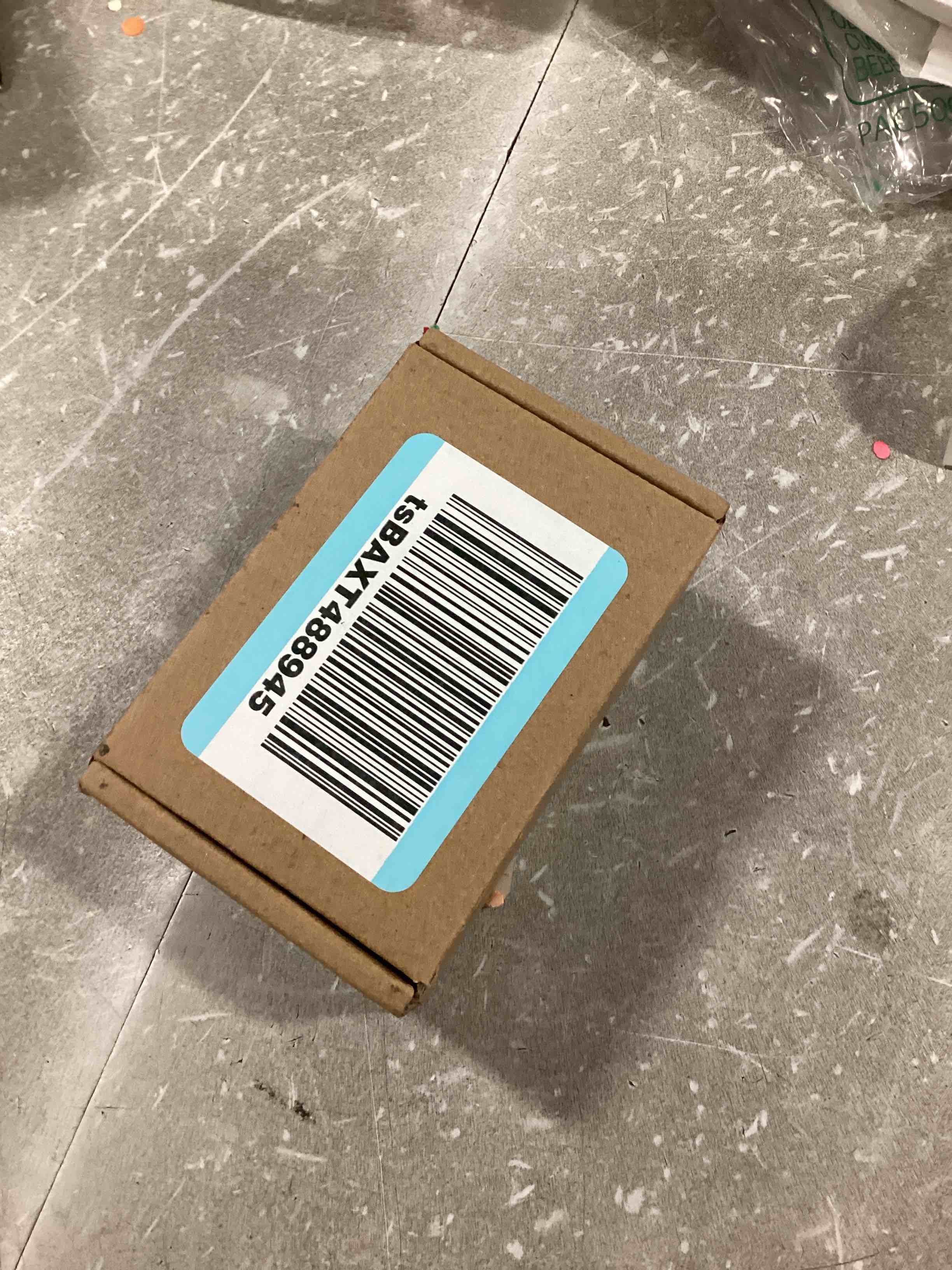 https://s3.amazonaws.com/lotting-images-prod/bidfta/PPE1473795_1735334609639.jpeg