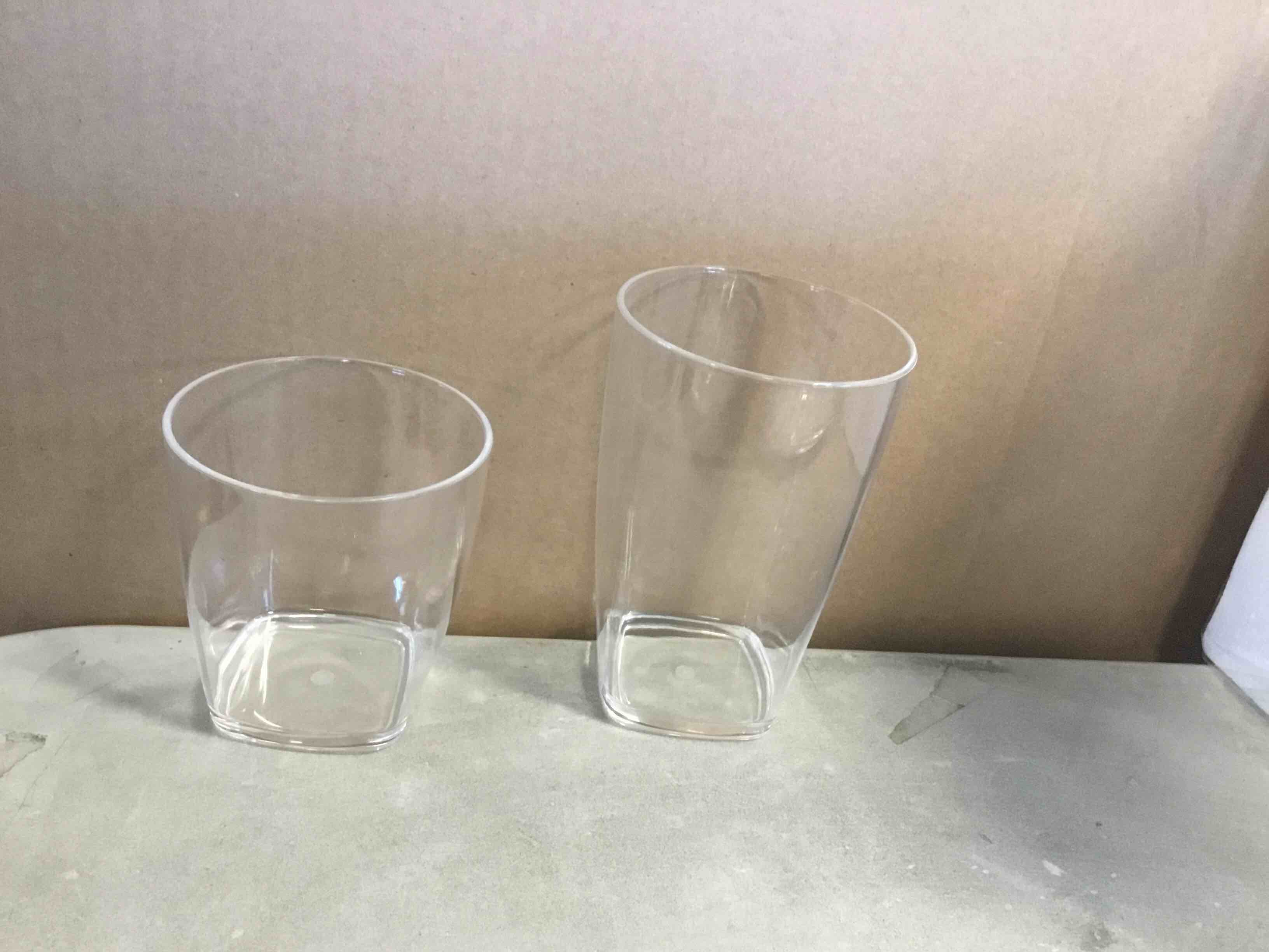 Clear Plastic Cups, Two Sizes, Total of 16 Cups