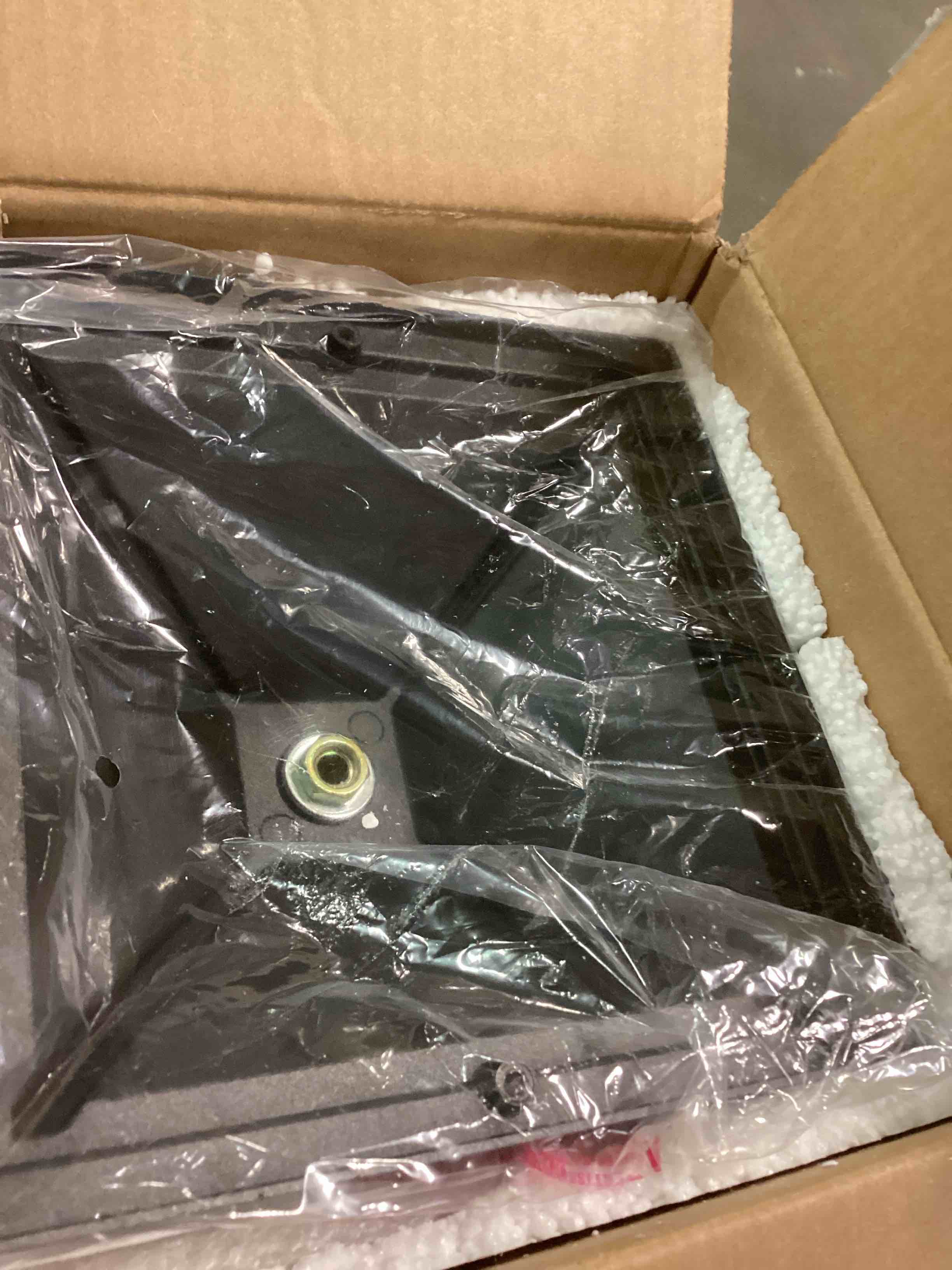 https://s3.amazonaws.com/lotting-images-prod/bidfta/PPE1478523_1733330681249.jpeg