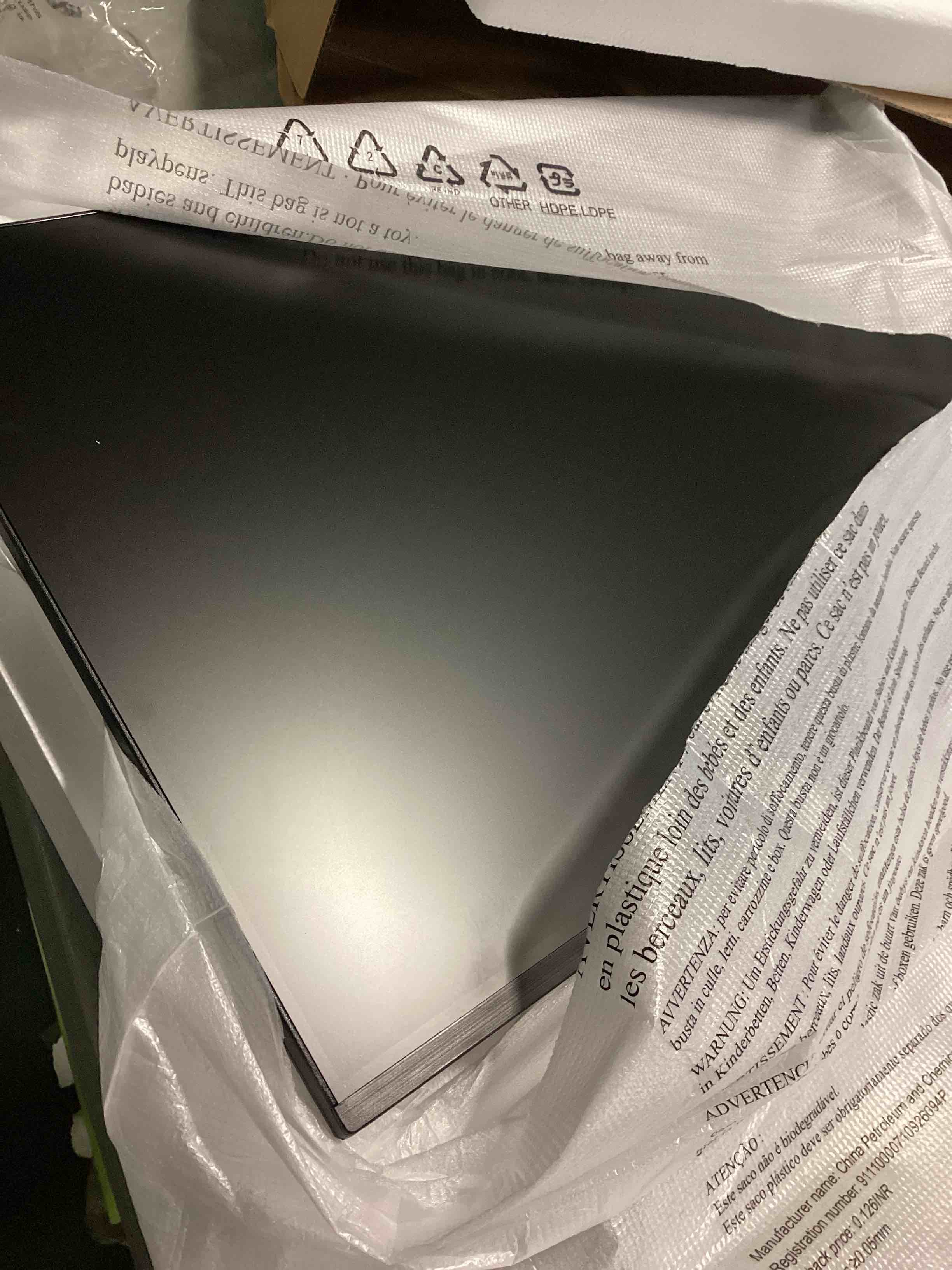 https://s3.amazonaws.com/lotting-images-prod/bidfta/PPE1479379_1733752897582.jpeg