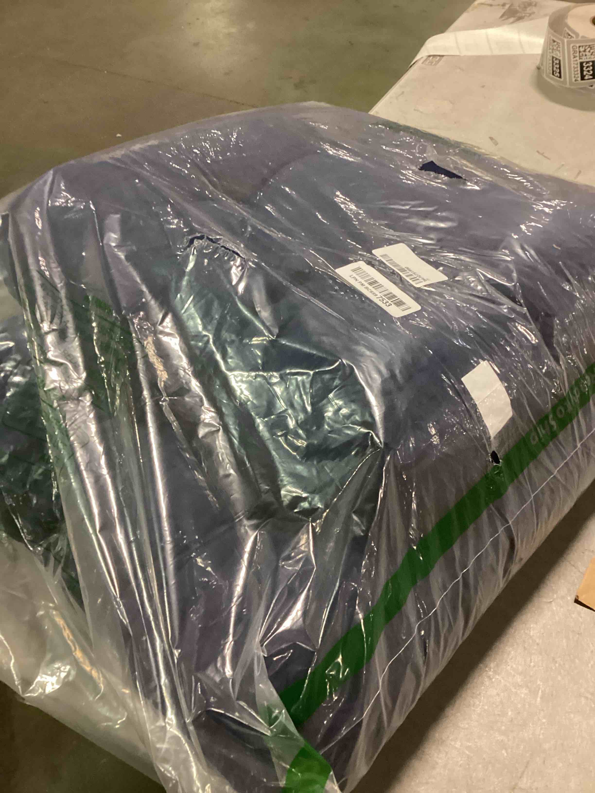 https://s3.amazonaws.com/lotting-images-prod/bidfta/PPE1479913_1734004979468.jpeg