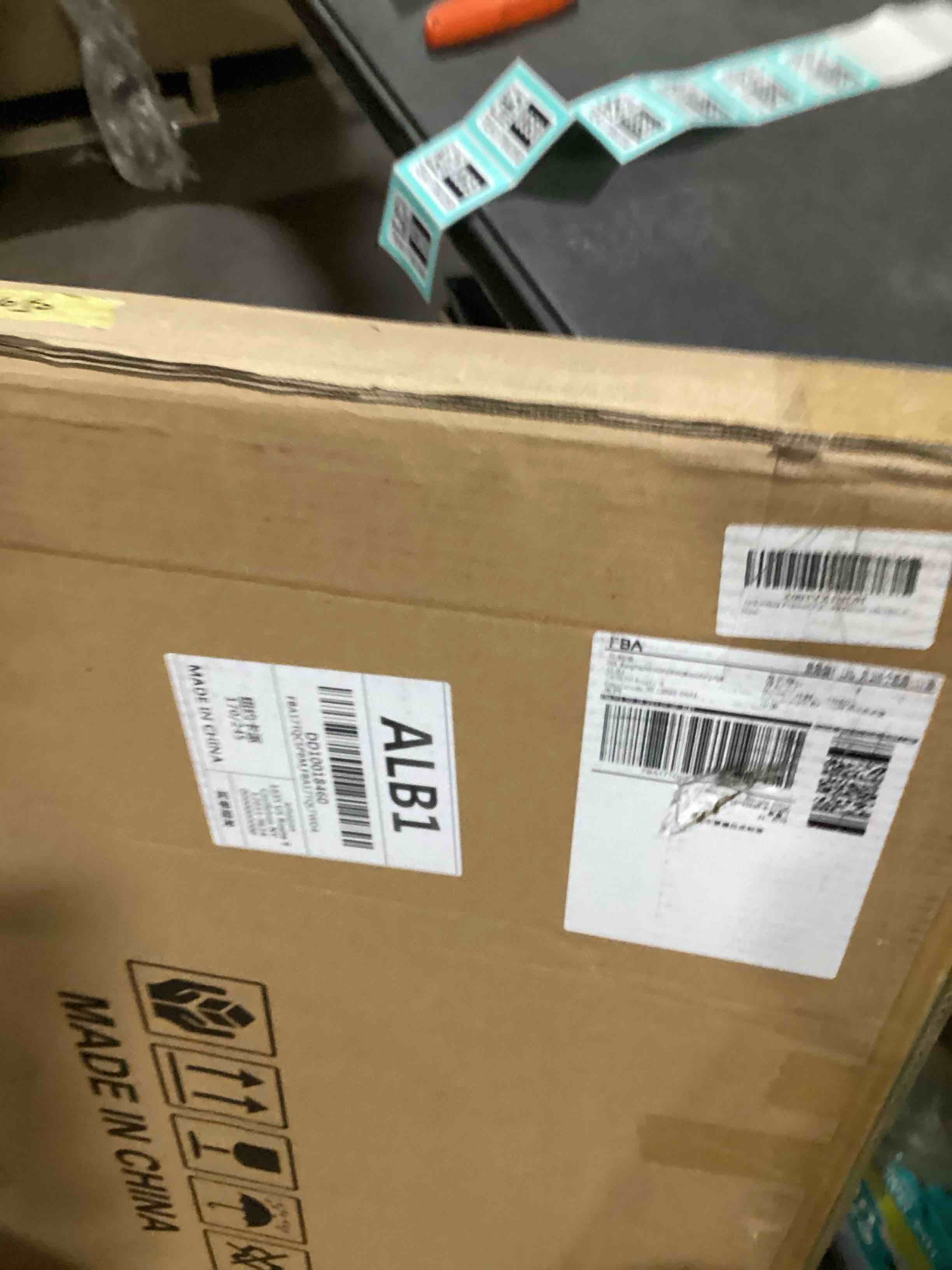 https://s3.amazonaws.com/lotting-images-prod/bidfta/PPE1483393_1731606203424.jpeg