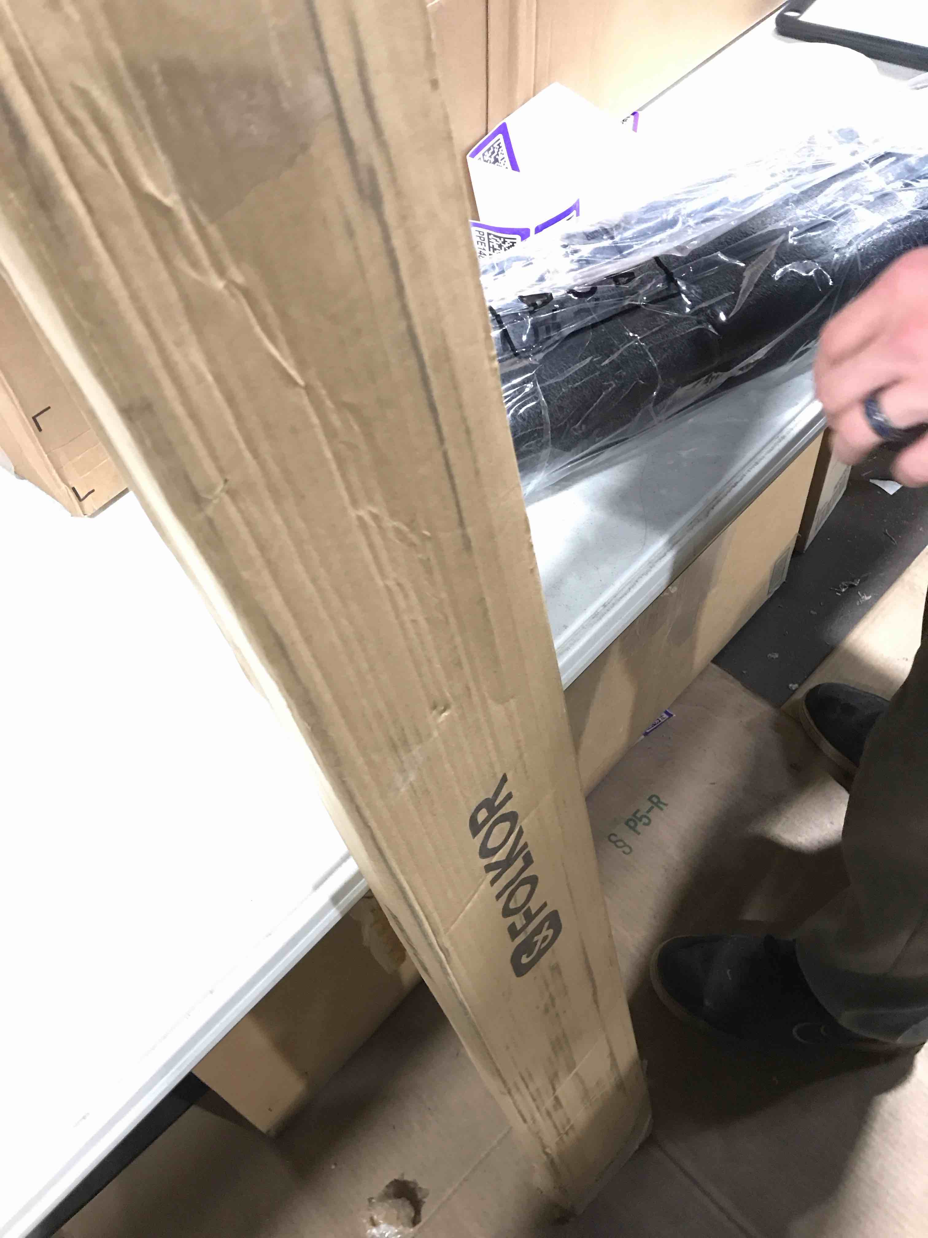 https://s3.amazonaws.com/lotting-images-prod/bidfta/PPE1487575_1732047242819.jpeg
