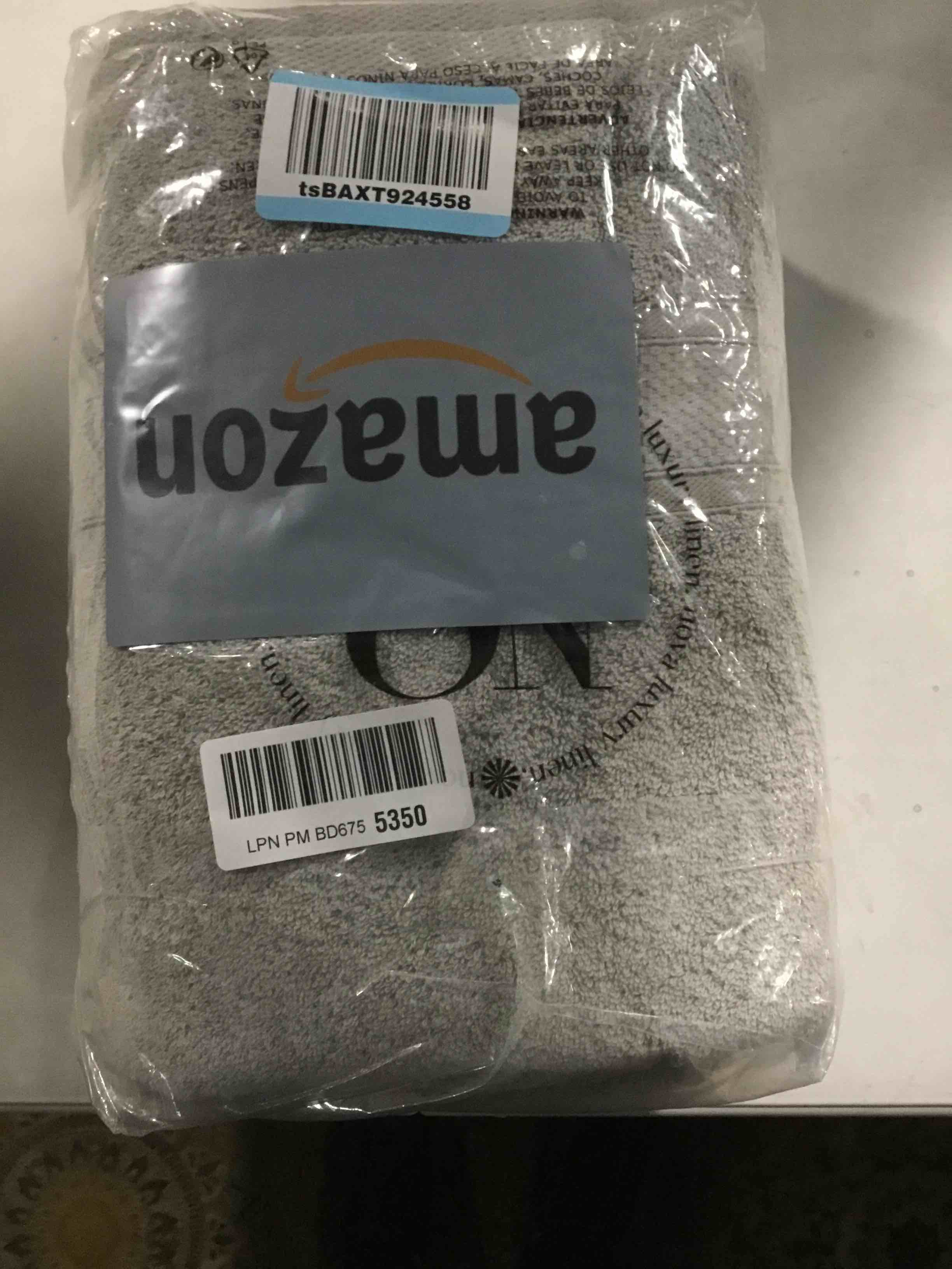 https://s3.amazonaws.com/lotting-images-prod/bidfta/PPE1492587_1738260407413.jpeg