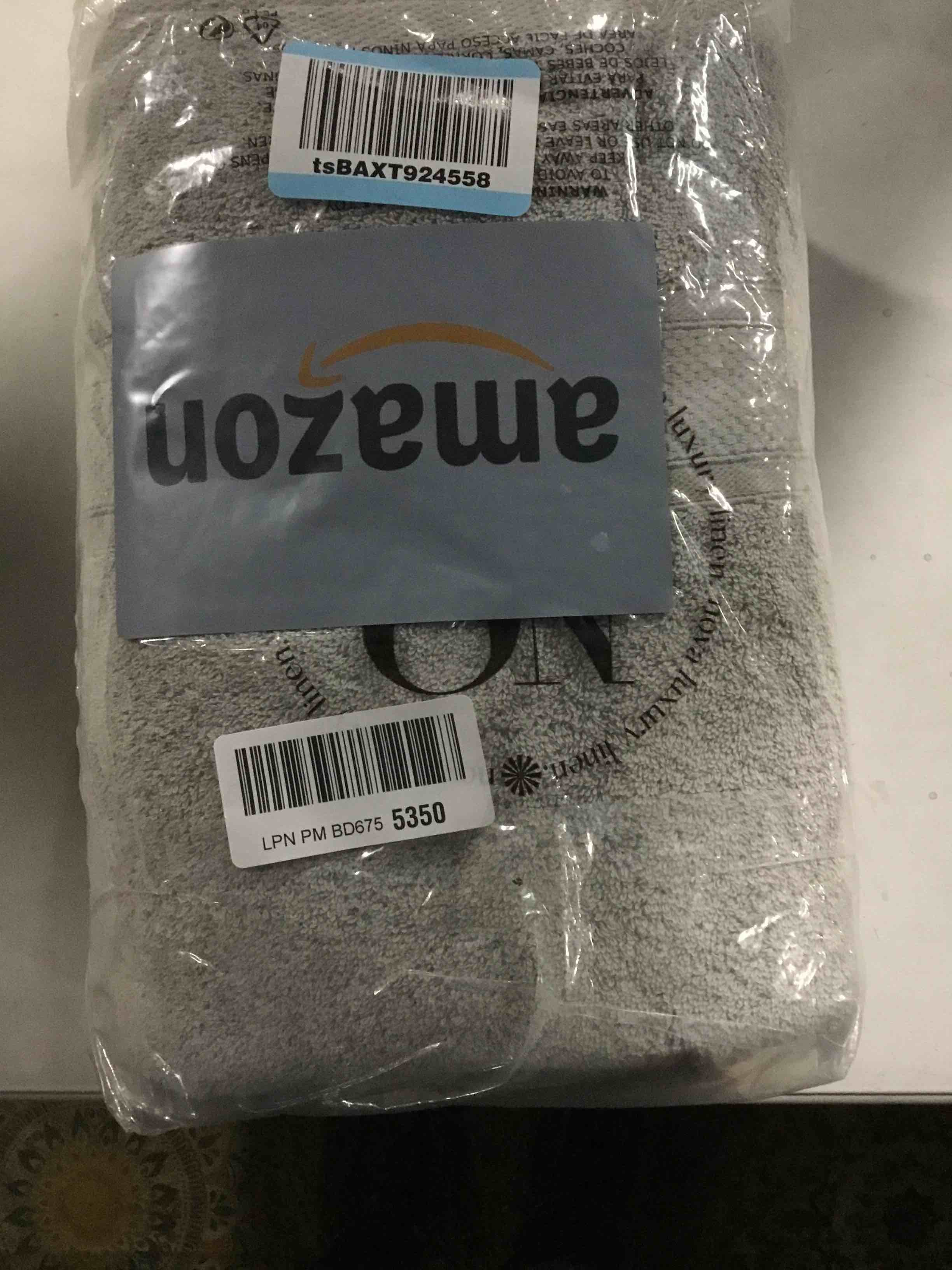 https://s3.amazonaws.com/lotting-images-prod/bidfta/PPE1492587_1738260410173.jpeg