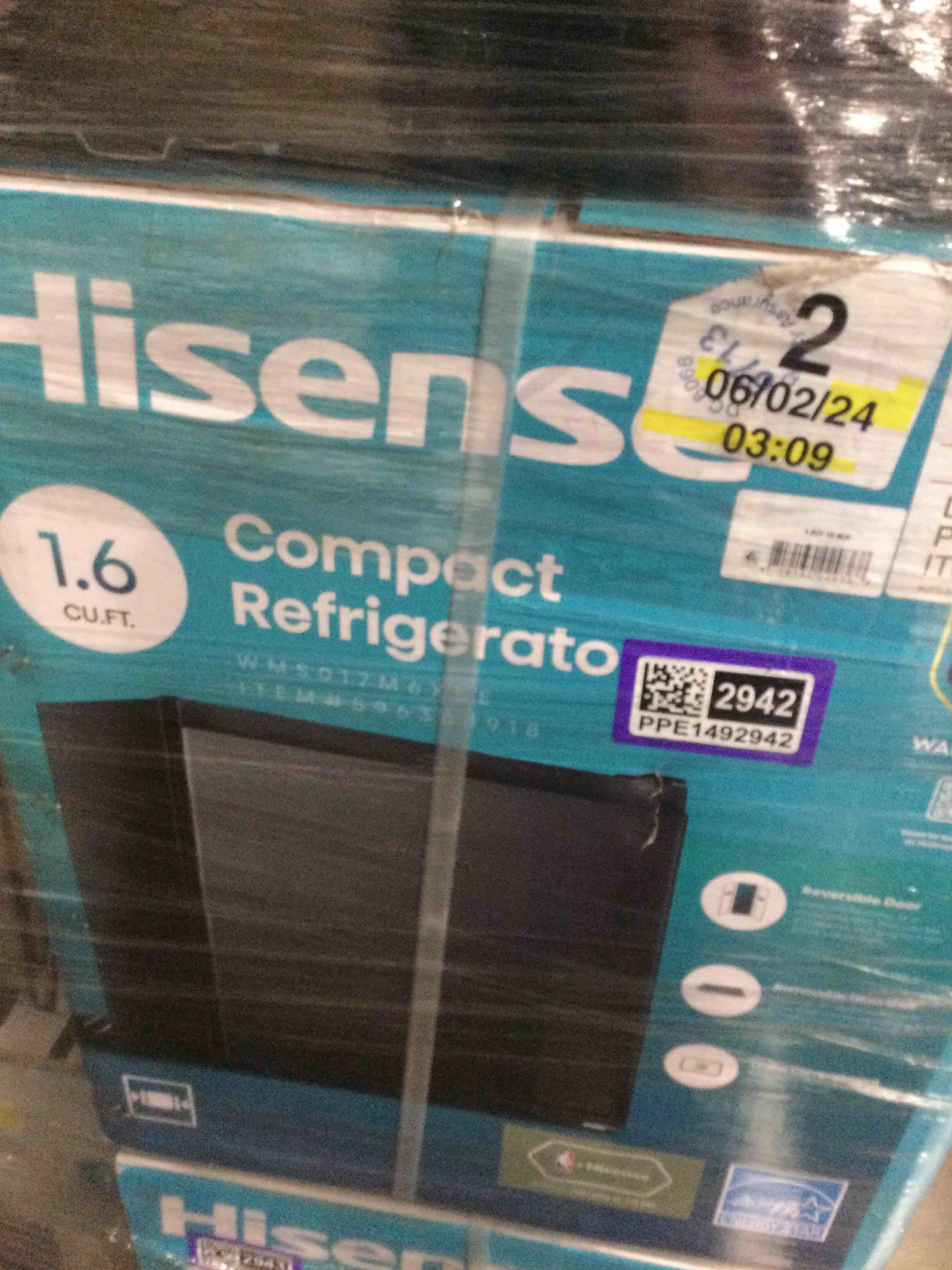 Hisense RS17B5 Feet Free-Standing Compact Refrigerator, 1.7 Cubic Foot, Black