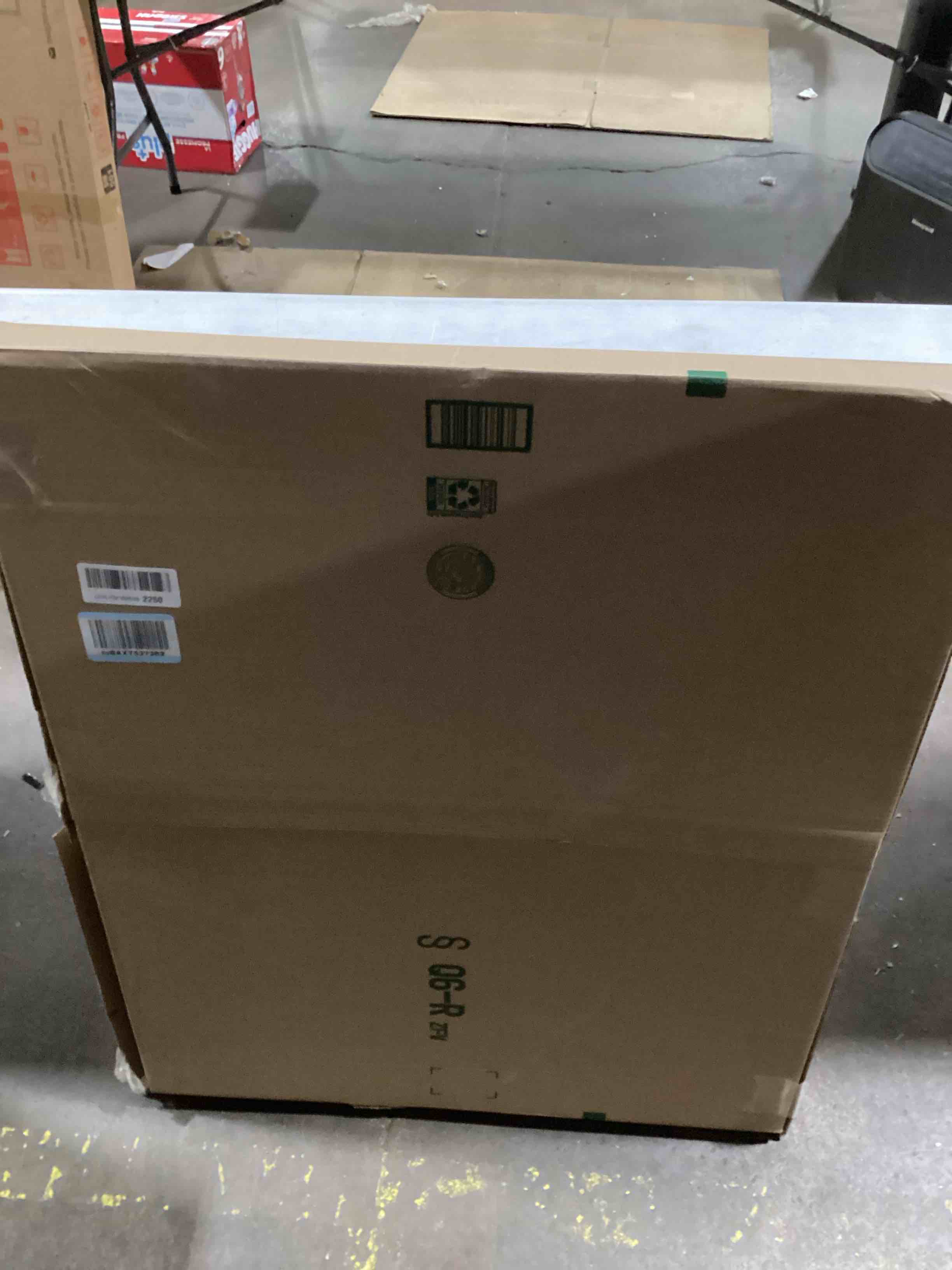 https://s3.amazonaws.com/lotting-images-prod/bidfta/PPE1495147_1732640216934.jpeg