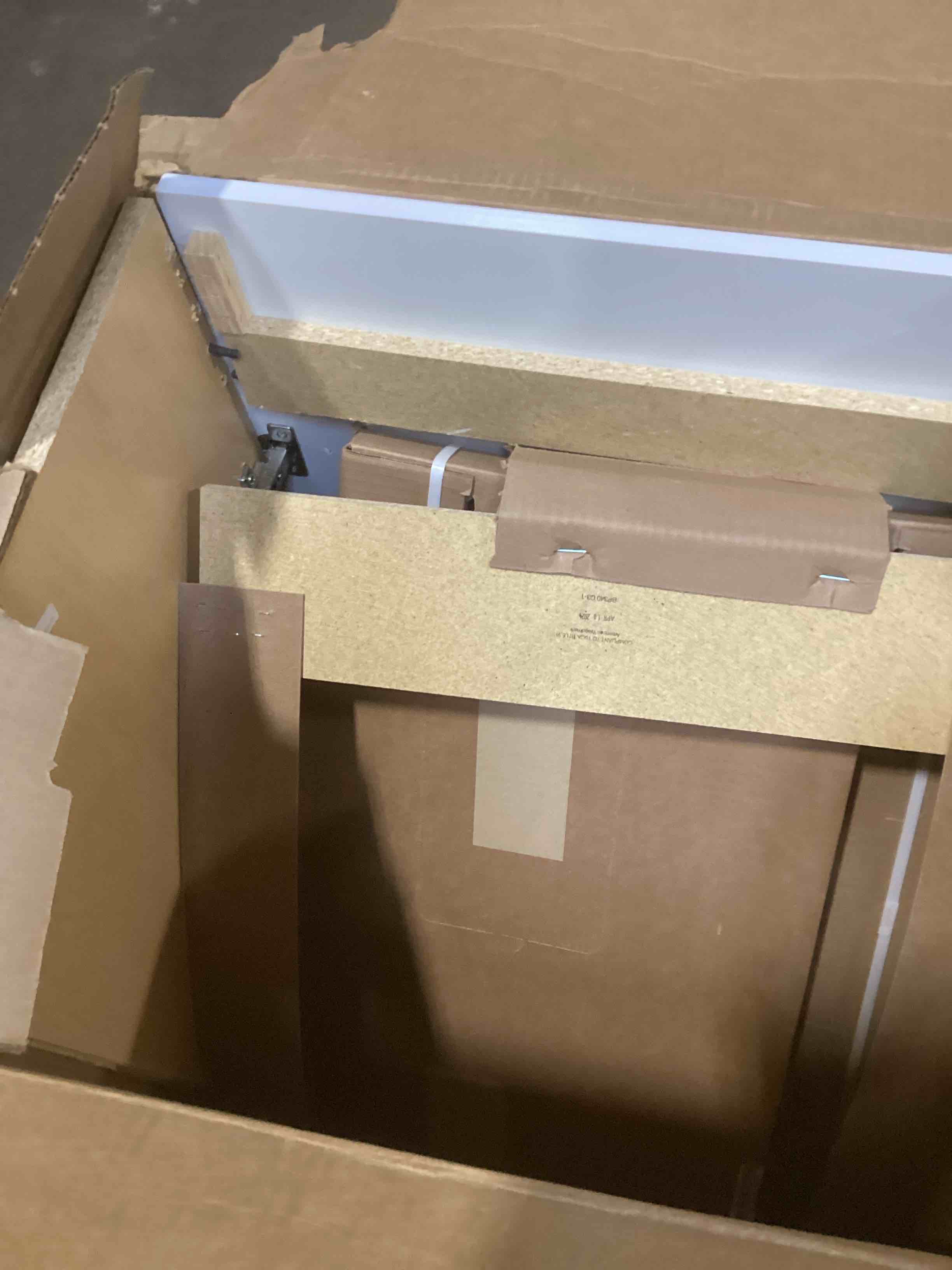 https://s3.amazonaws.com/lotting-images-prod/bidfta/PPE1497856_1737733829767.jpeg