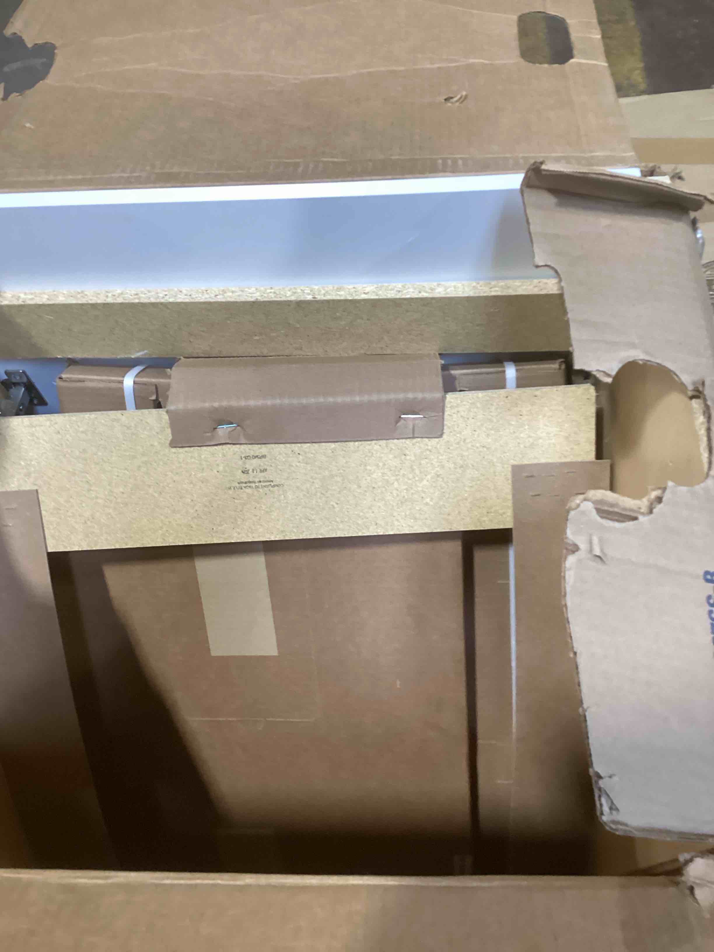 https://s3.amazonaws.com/lotting-images-prod/bidfta/PPE1497856_1737733832117.jpeg