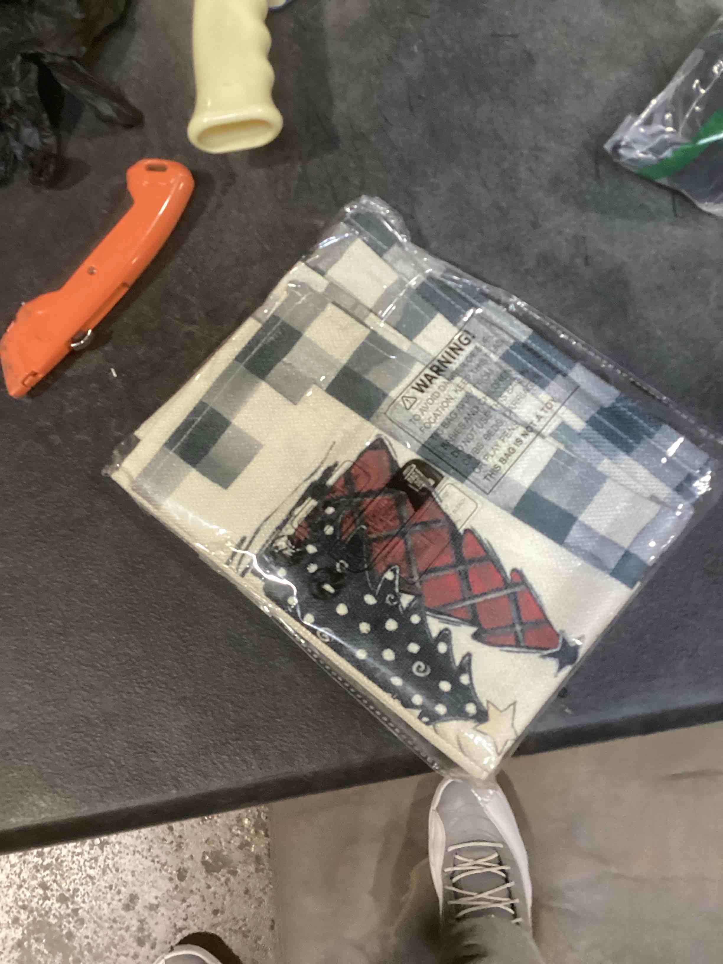 https://s3.amazonaws.com/lotting-images-prod/bidfta/PPE1497917_1737746376917.jpeg