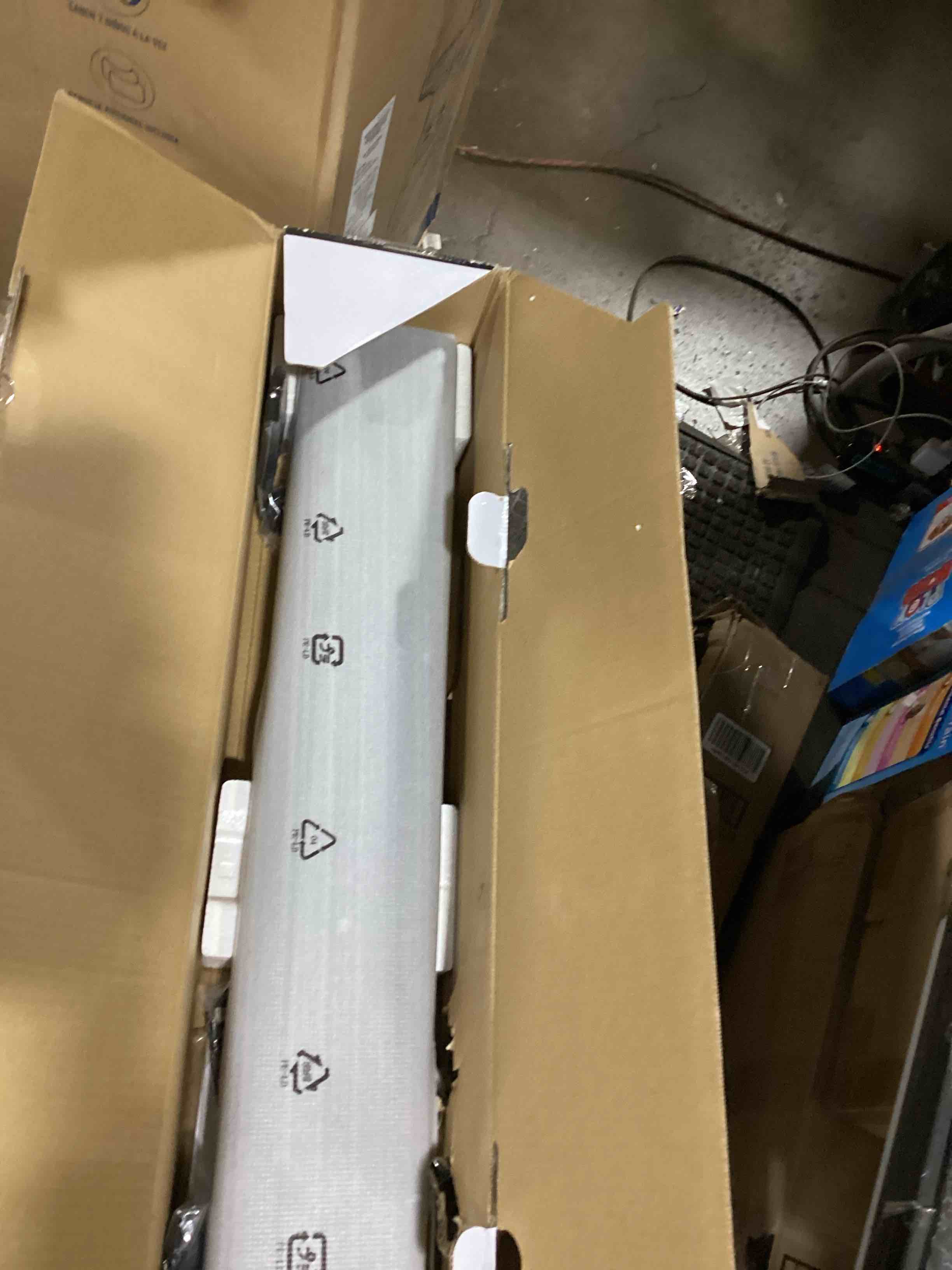https://s3.amazonaws.com/lotting-images-prod/bidfta/PPE1498591_1736520954112.jpeg