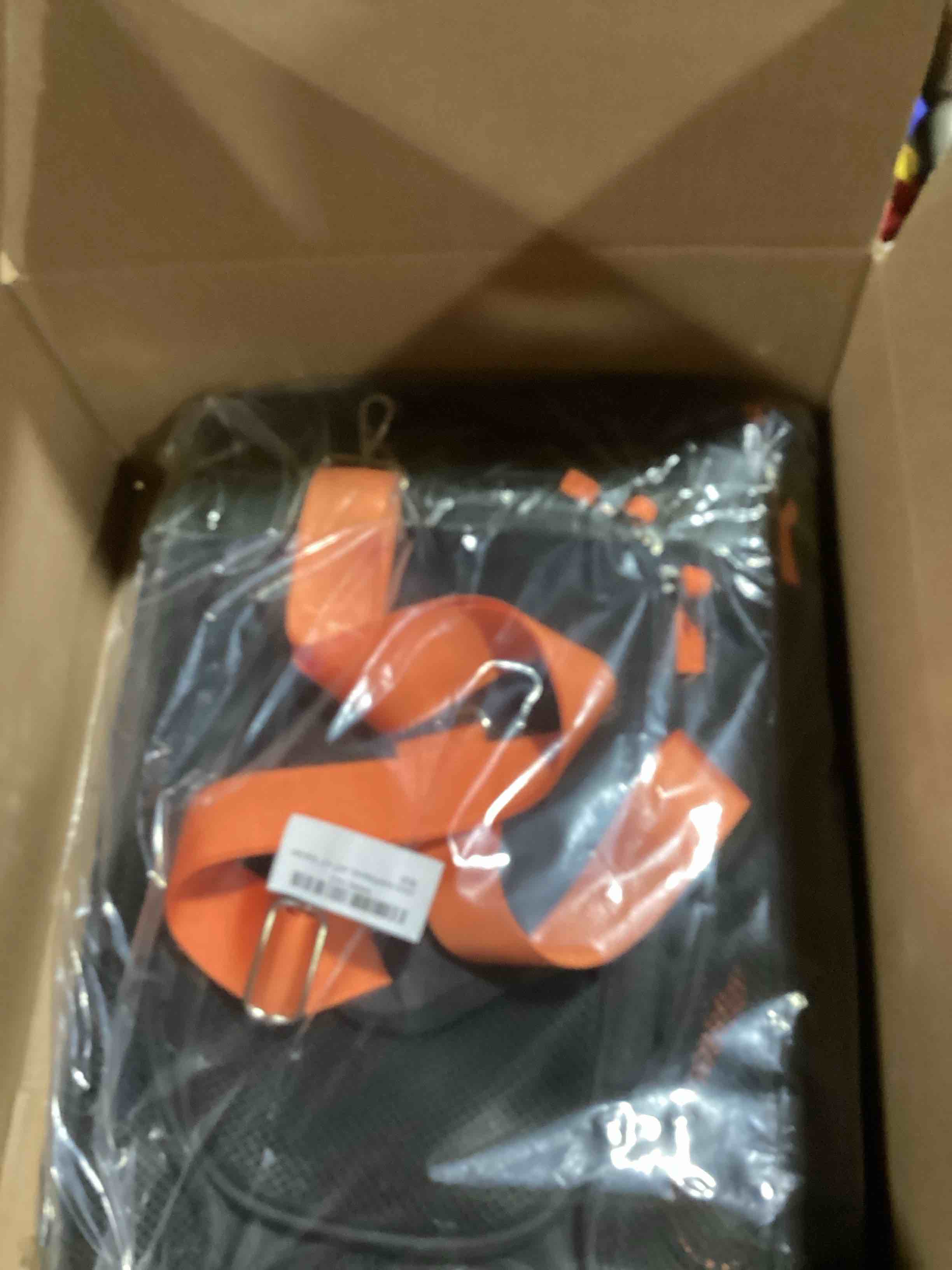 https://s3.amazonaws.com/lotting-images-prod/bidfta/PPE1499451_1737551296827.jpeg