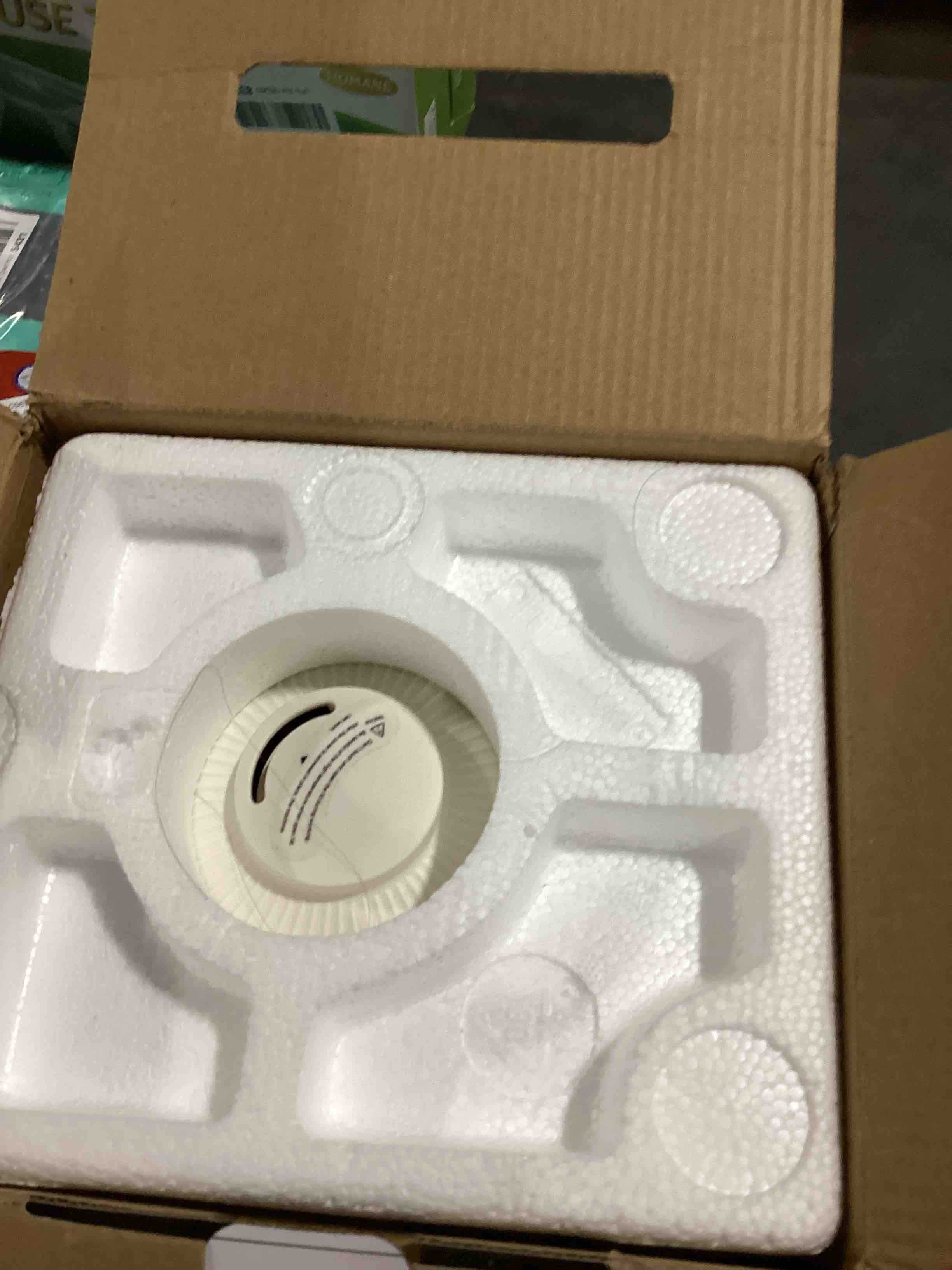 https://s3.amazonaws.com/lotting-images-prod/bidfta/PPE1500704_1738333698590.jpeg