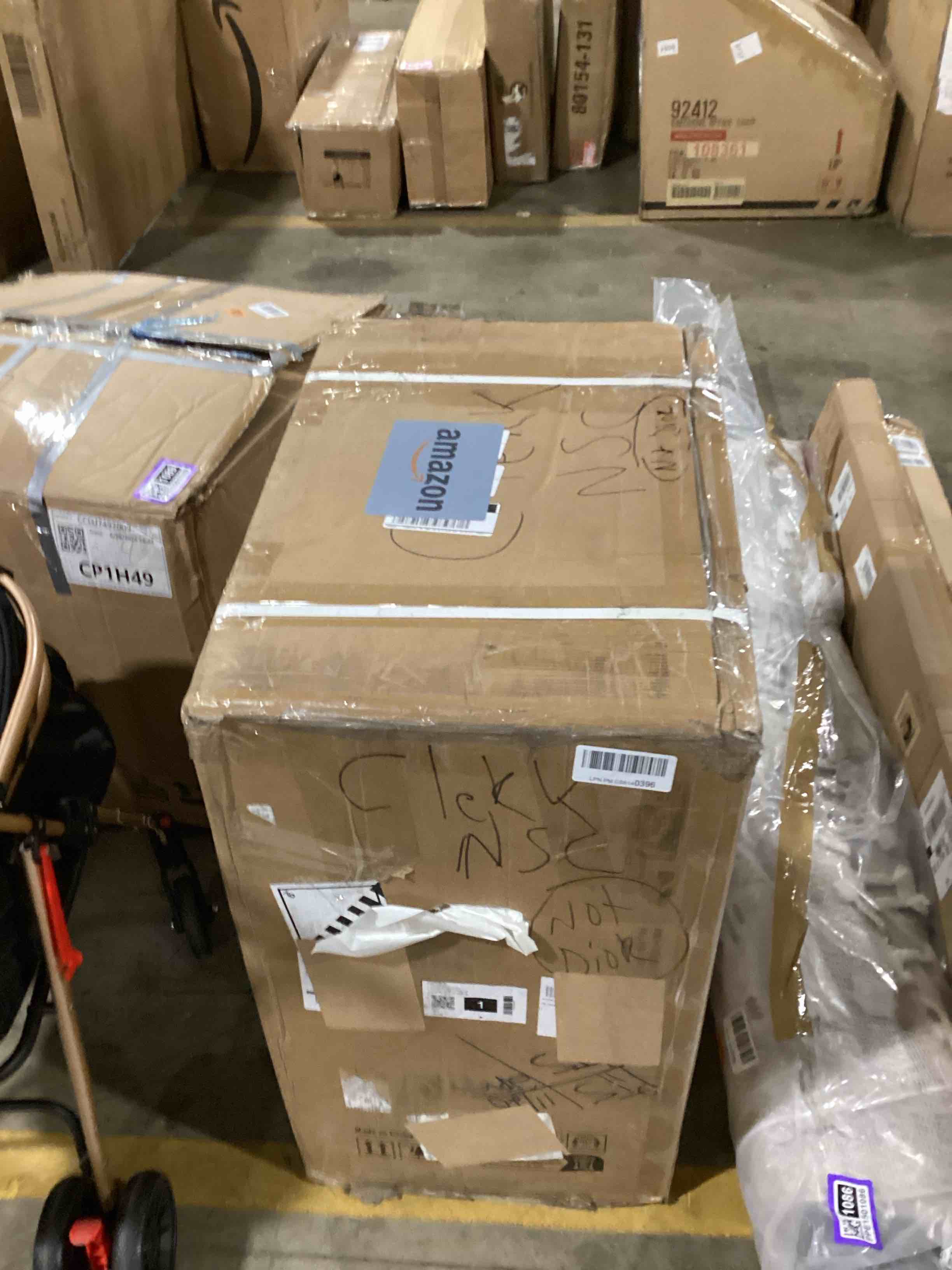https://s3.amazonaws.com/lotting-images-prod/bidfta/PPE1501085_1734367778884.jpeg