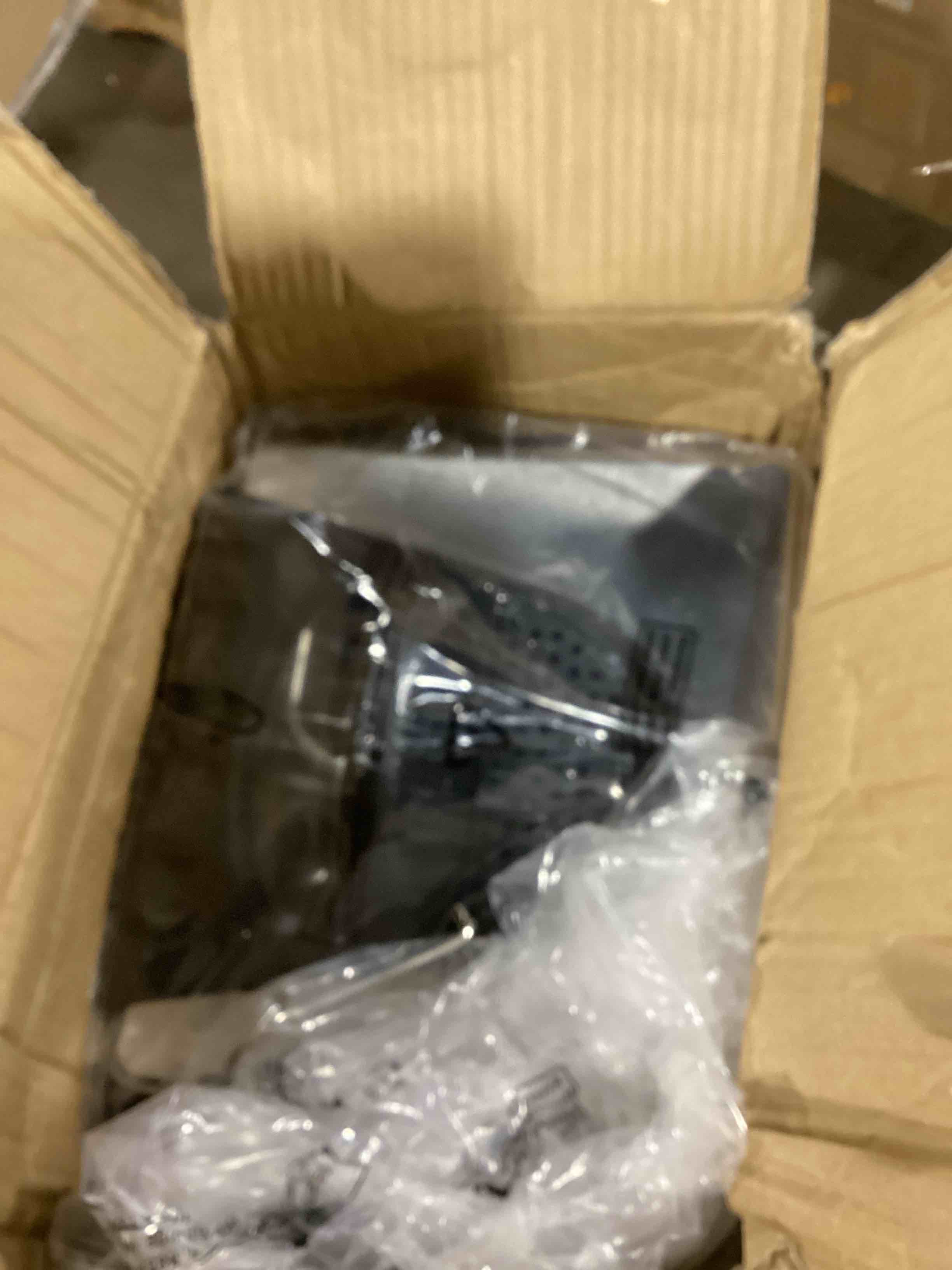 https://s3.amazonaws.com/lotting-images-prod/bidfta/PPE1502292_1737463230265.jpeg