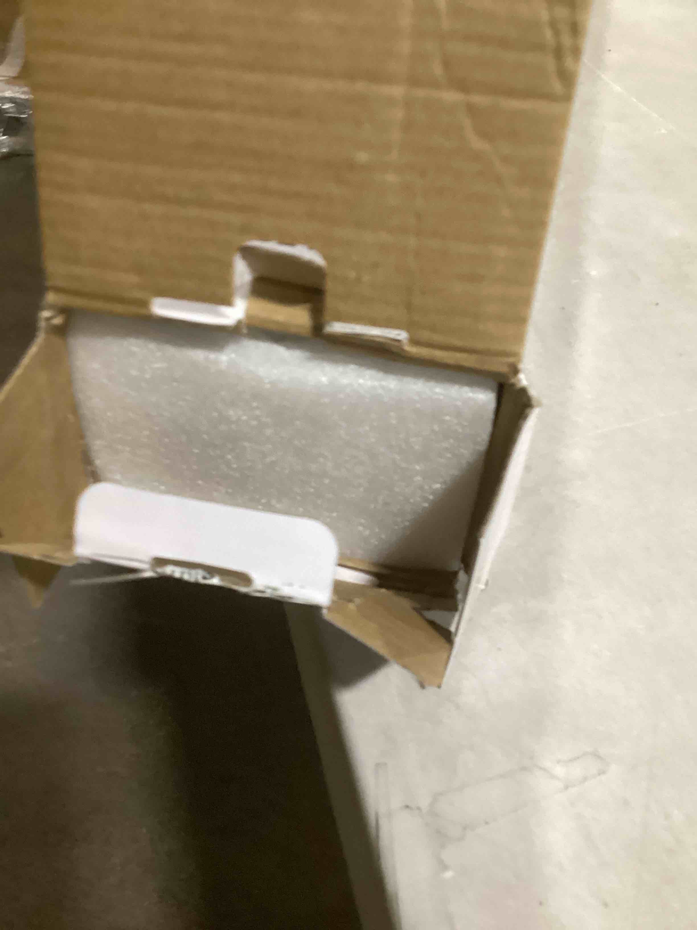 https://s3.amazonaws.com/lotting-images-prod/bidfta/PPE1502840_1738065981860.jpeg