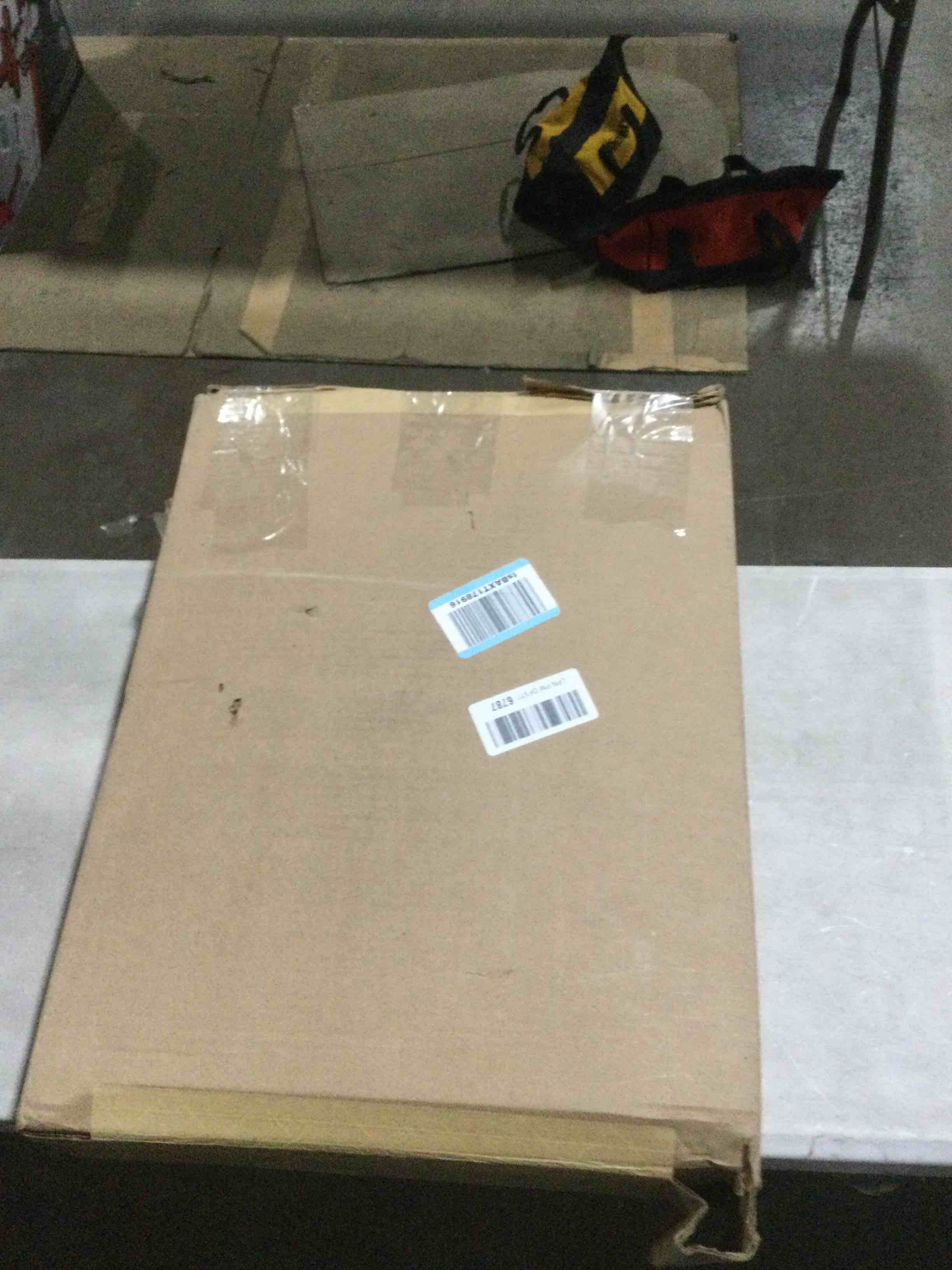 https://s3.amazonaws.com/lotting-images-prod/bidfta/PPE1503048_1738156595739.jpeg