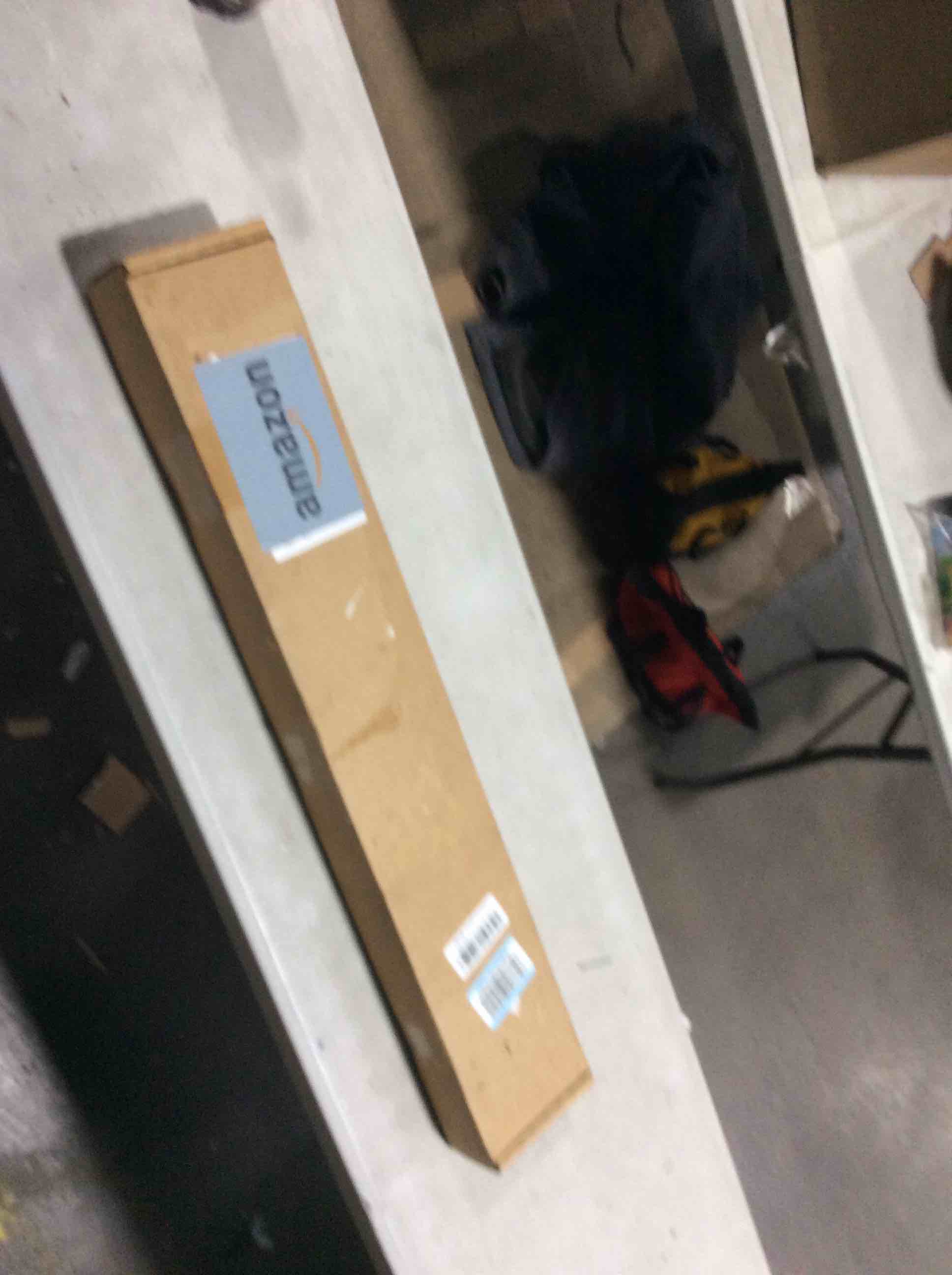https://s3.amazonaws.com/lotting-images-prod/bidfta/PPE1503321_1738263239084.jpeg