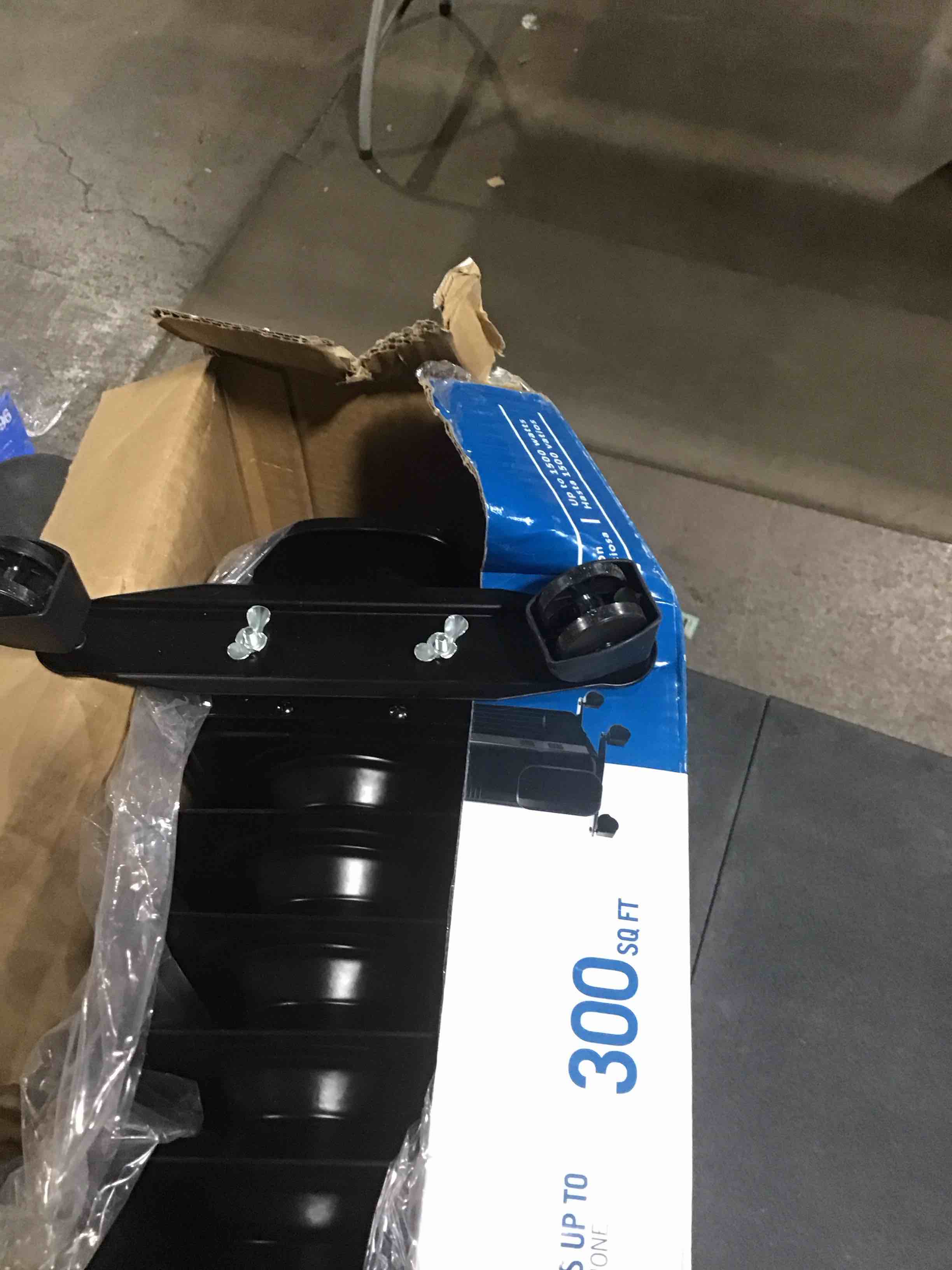https://s3.amazonaws.com/lotting-images-prod/bidfta/PPE1503677_1739206644428.jpeg