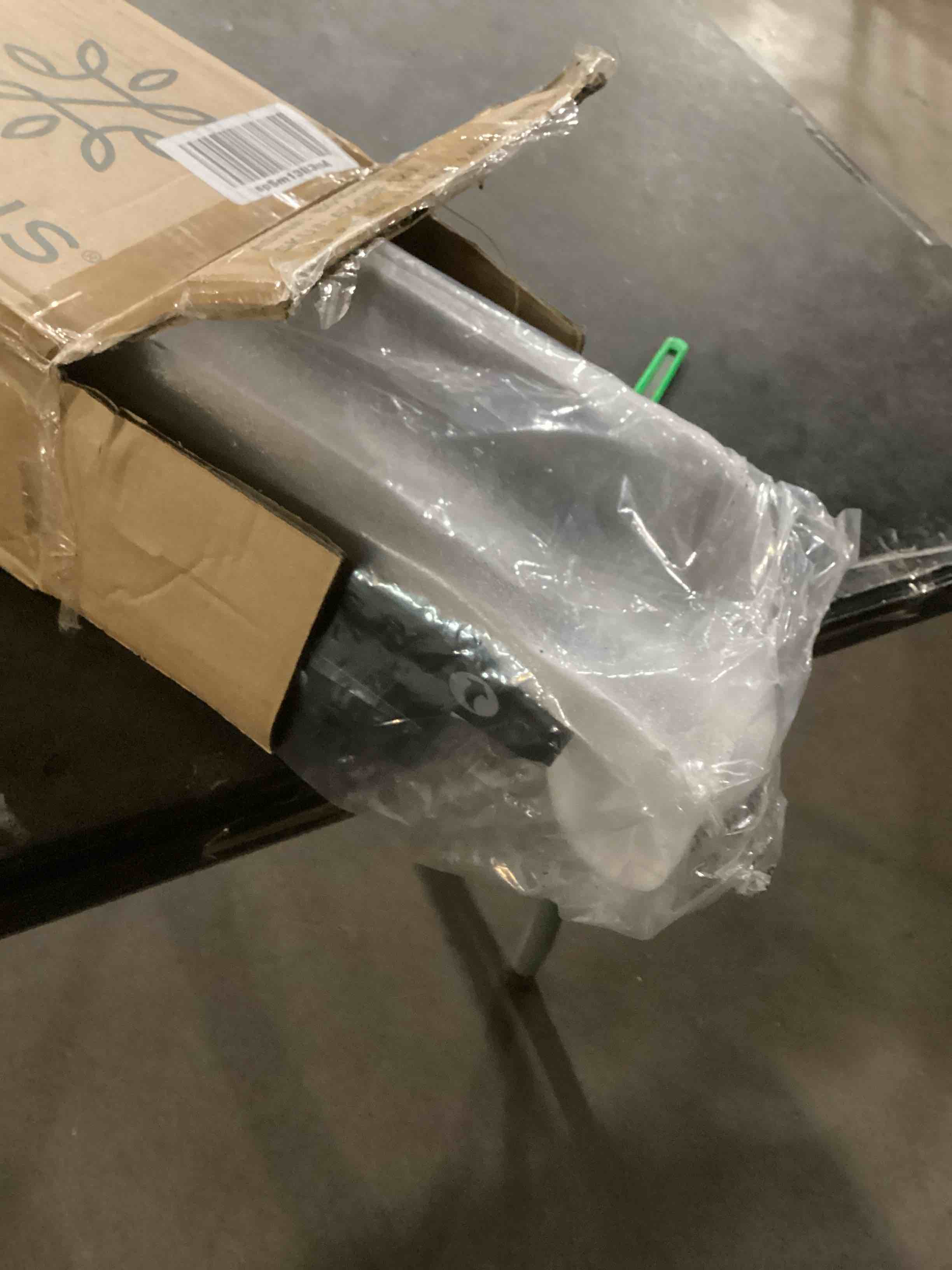 https://s3.amazonaws.com/lotting-images-prod/bidfta/PPE1503728_1739282100272.jpeg