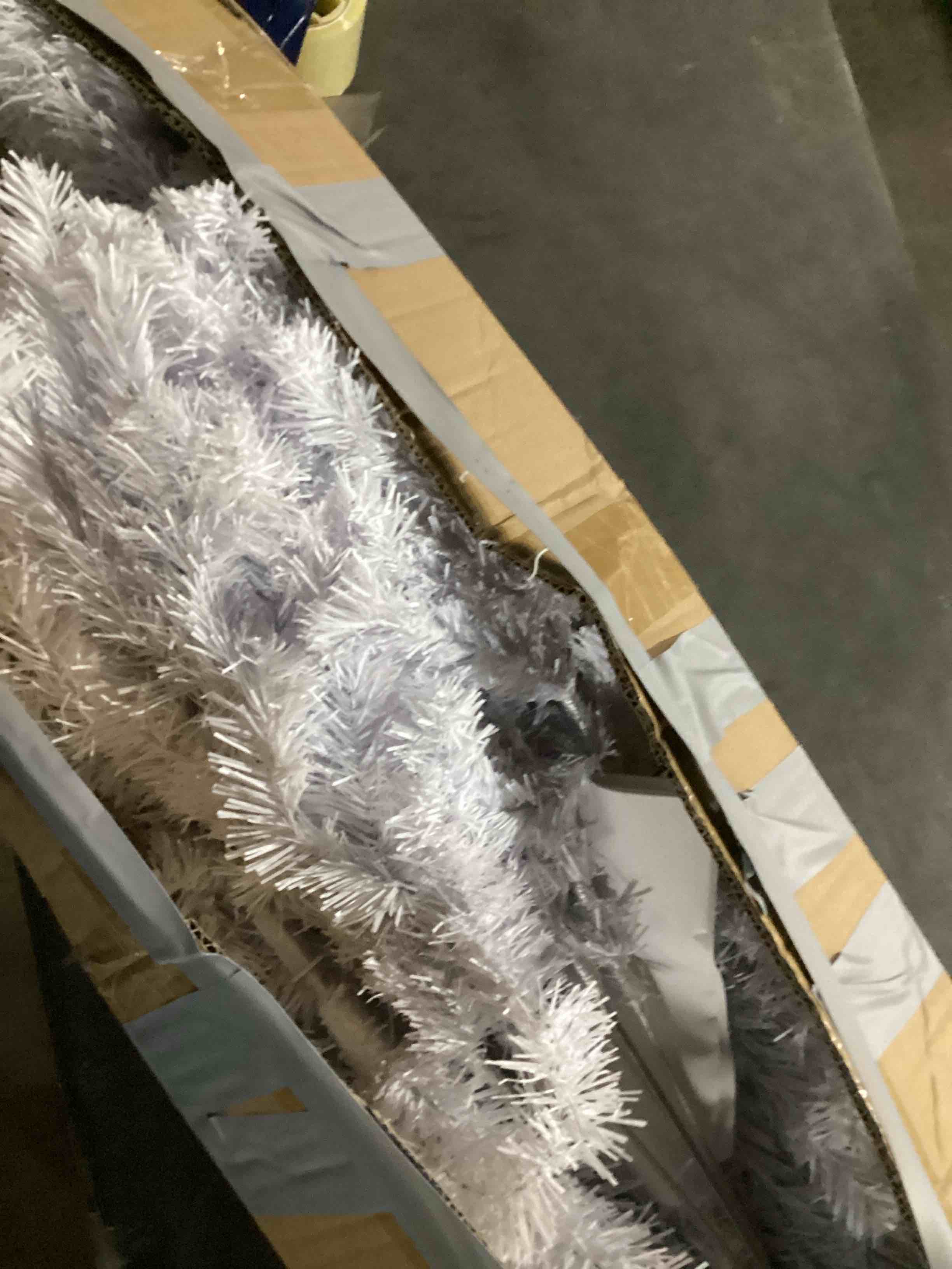 https://s3.amazonaws.com/lotting-images-prod/bidfta/PPE1503878_1739366742667.jpeg