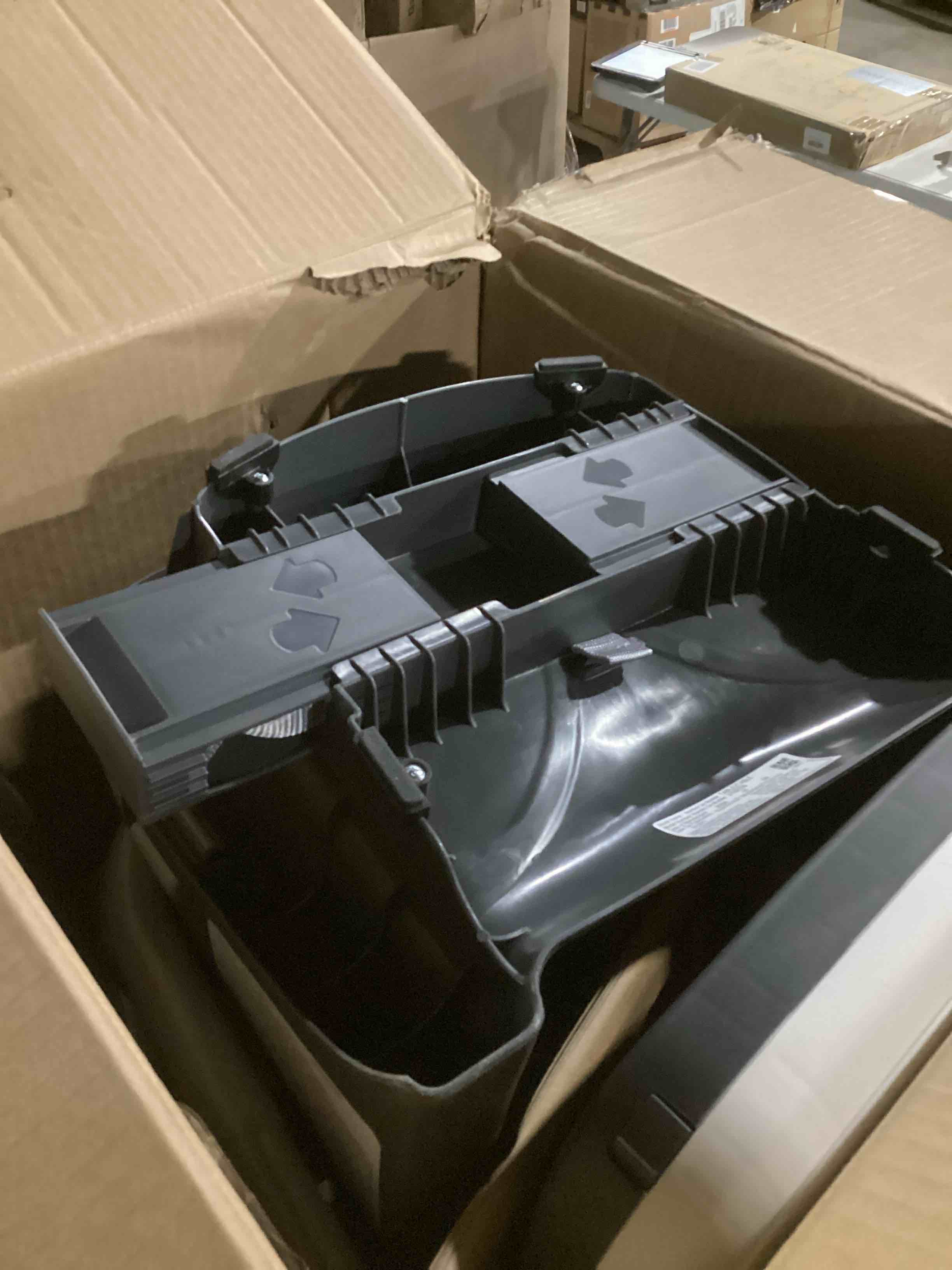 https://s3.amazonaws.com/lotting-images-prod/bidfta/PPE1503884_1739367762908.jpeg
