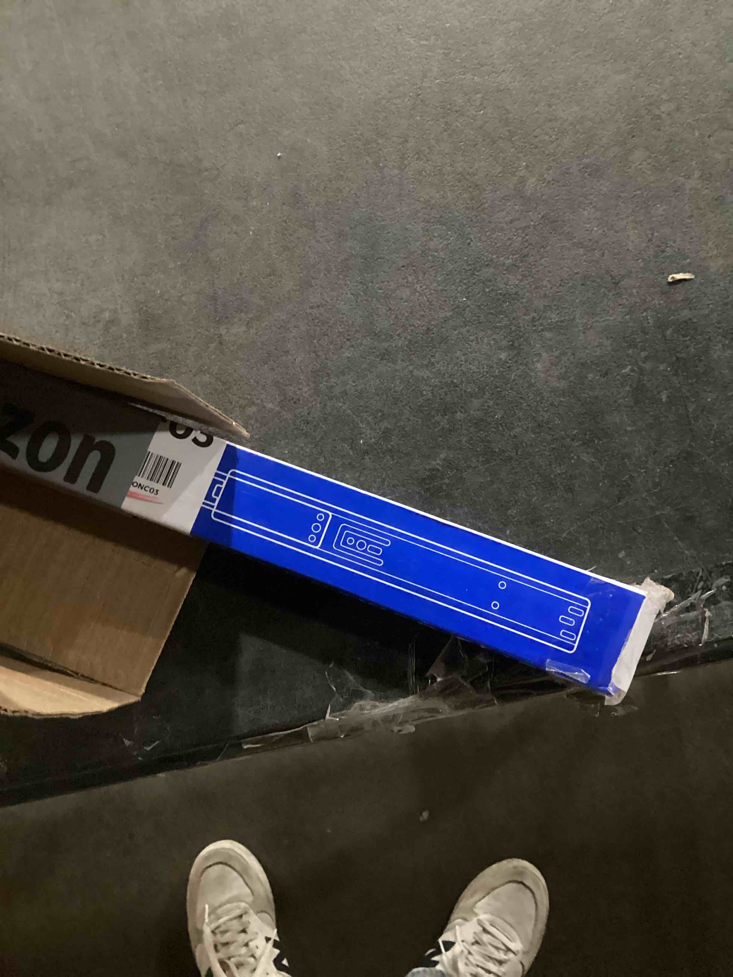 https://s3.amazonaws.com/lotting-images-prod/bidfta/PPE1503899_1739371002265.jpeg